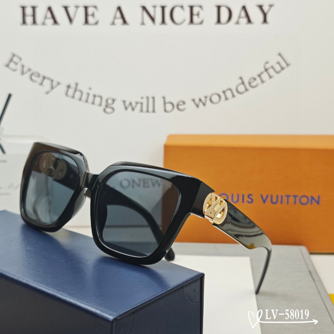 👓.【路易威登-LV】 🕶.【宝丽来树脂镜片】 ⭐️.【TR镜架轻便佩戴舒适】 🌟.【size：65-1