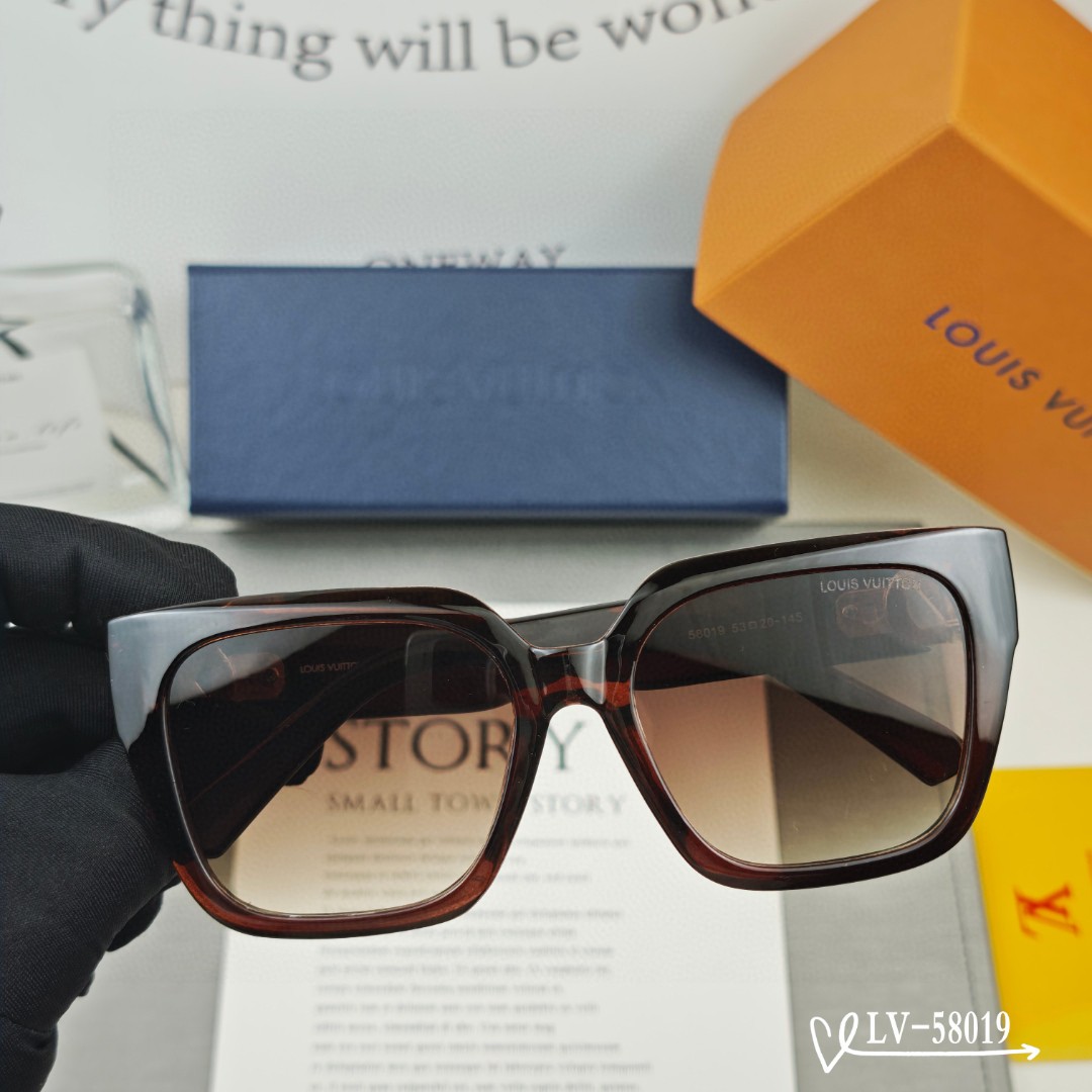 👓.【路易威登-LV】 🕶.【宝丽来树脂镜片】 ⭐️.【TR镜架轻便佩戴舒适】 🌟.【size：65-1