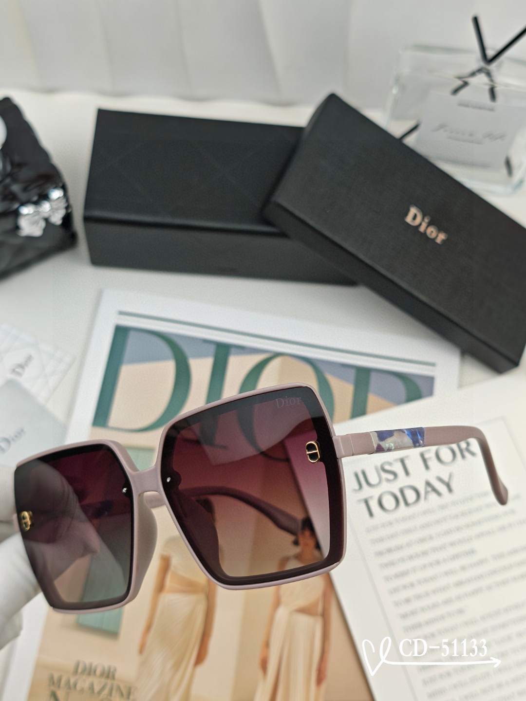   👓.【法国迪奥-DIOR】
         🕶️.【宝丽来树脂偏光镜片】
         ⭐️