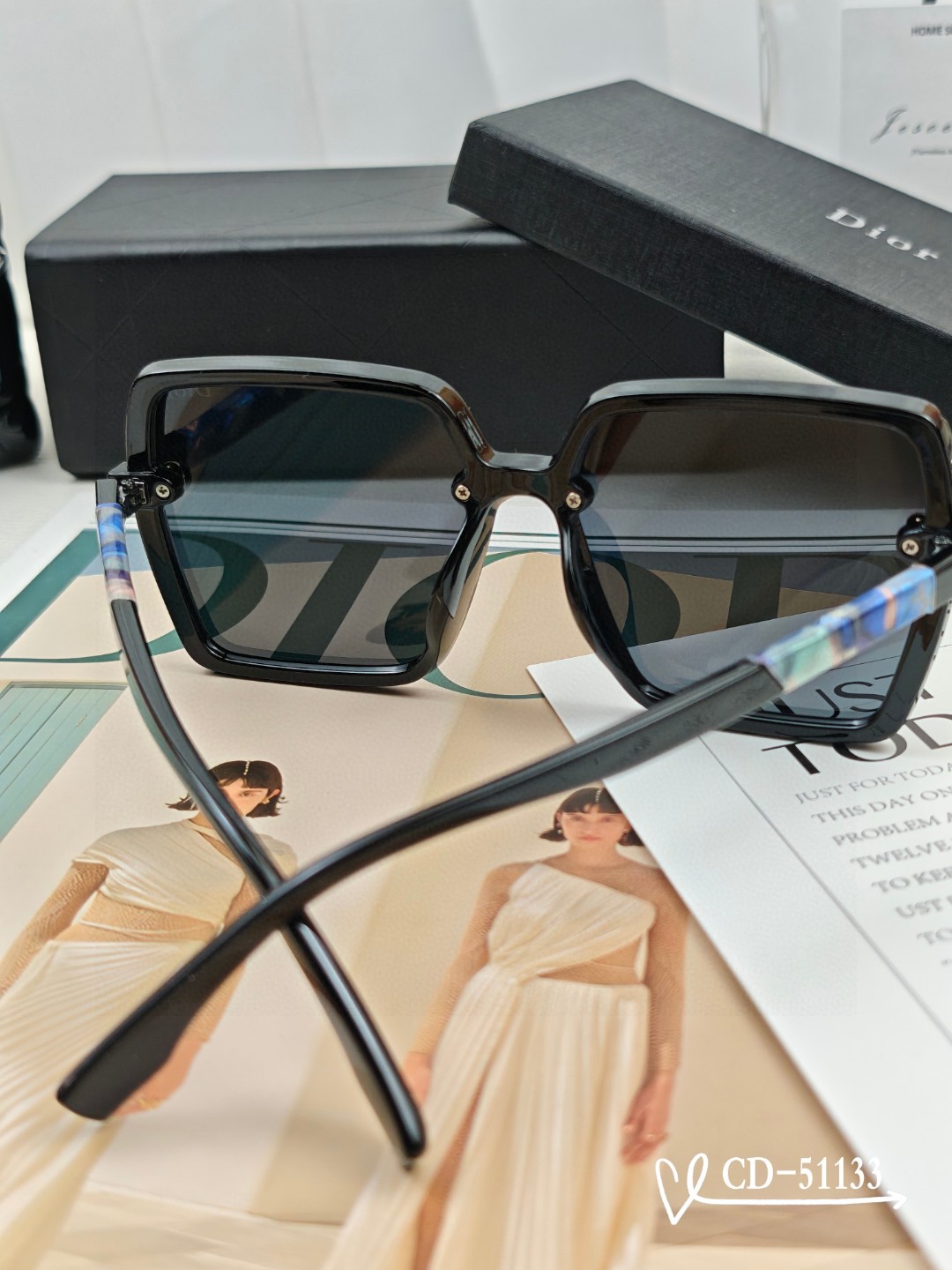    👓.【法国迪奥-DIOR】
         🕶️.【宝丽来树脂偏光镜片】
         ⭐️