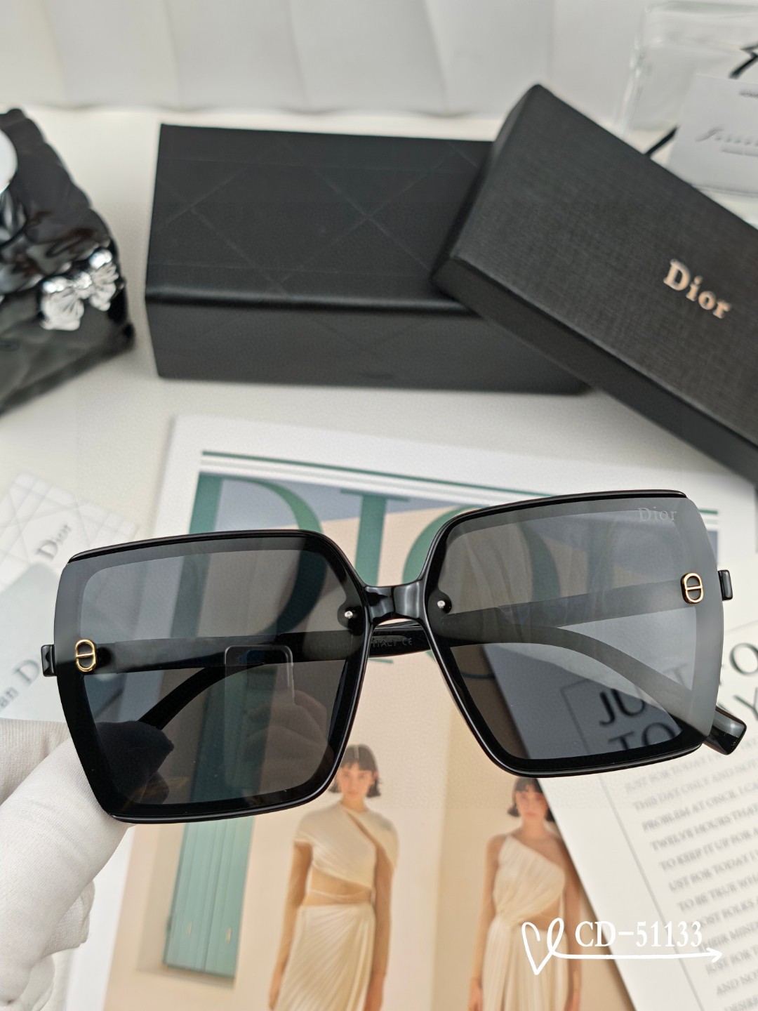    👓.【法国迪奥-DIOR】
         🕶️.【宝丽来树脂偏光镜片】
         ⭐️