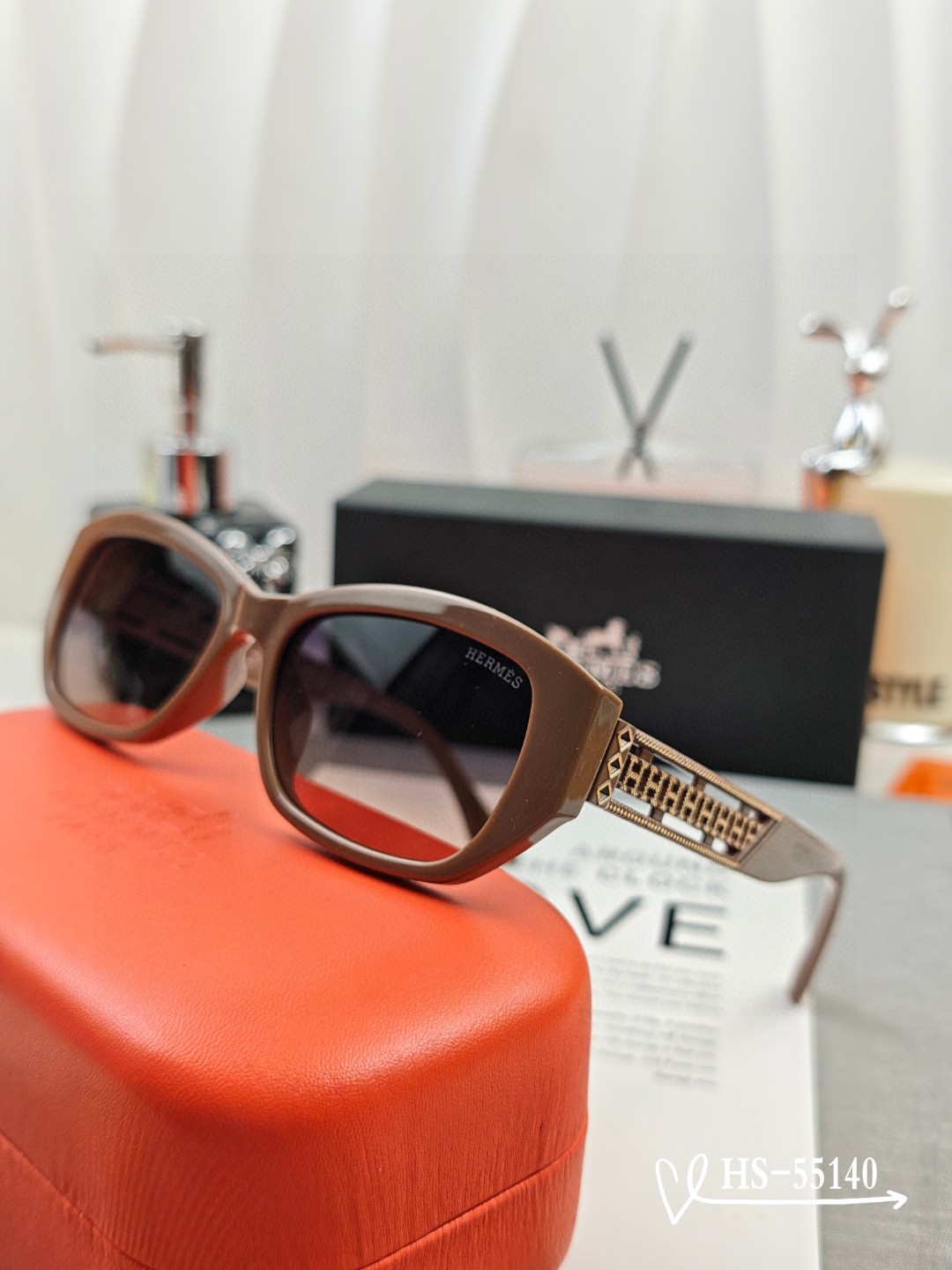    👓.【爱马仕-HERMES】
         🕶.【宝丽来树脂偏光镜片】
         ⭐️
