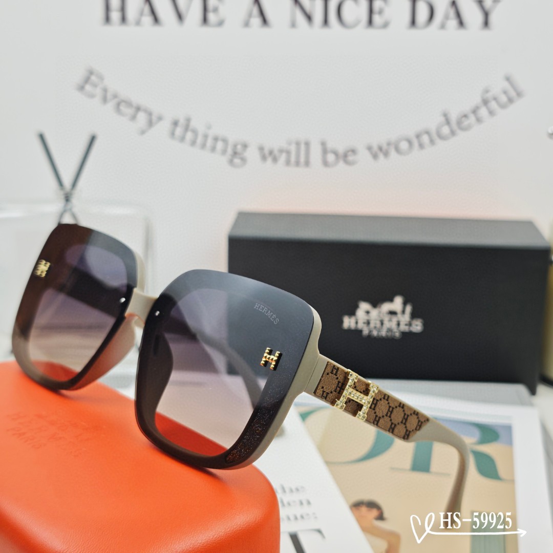 👓.【爱马仕-HERMES】 🕶.【宝丽来树脂偏光镜片】 ⭐️.【TR90镜架轻便佩戴舒适】 🌟.【si