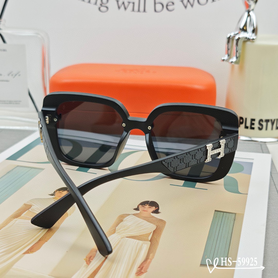👓.【爱马仕-HERMES】 🕶.【宝丽来树脂偏光镜片】 ⭐️.【TR90镜架轻便佩戴舒适】 🌟.【si
