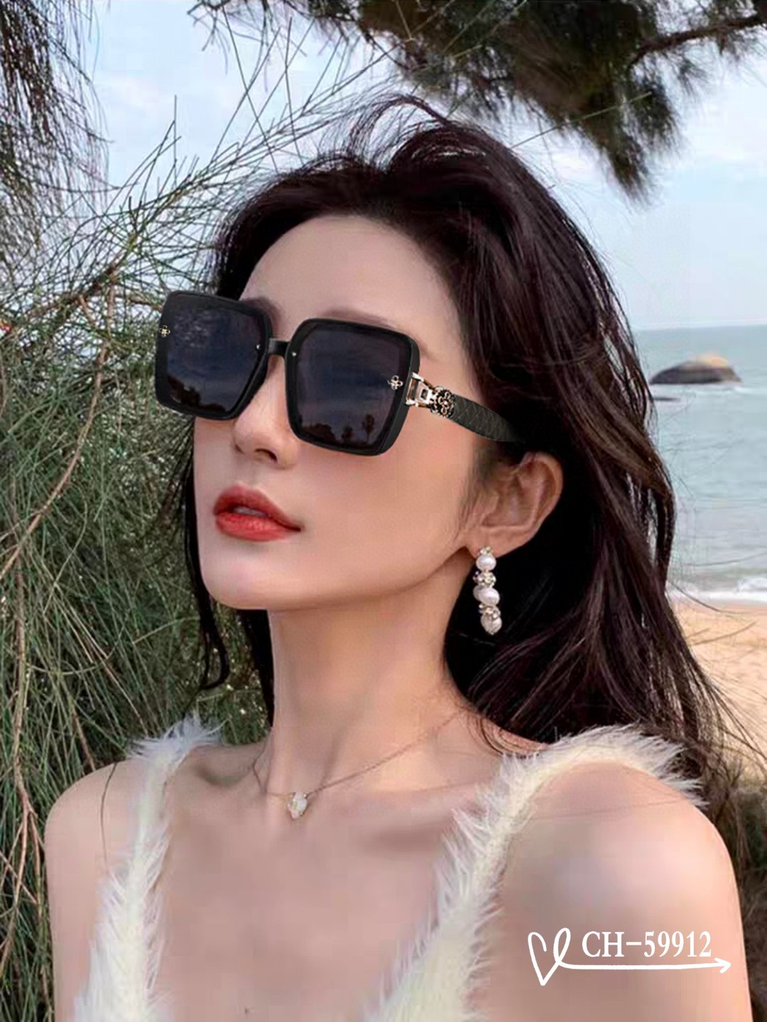 NO:370515,.【French Chanel-CHANEL】.【Polaroid resin high-definition lens】.【TR frame-light and comfortable to wear】.【size63-17-140】.【New small-scented sunglasses reduce the burden of strong light, block harmful light and prevent radiation, essential products for travel and clothes, and you can also use it when driving!  Brand philosophy - popular is fleeting, and style is forever. A must-have when going out!  Model59912♀】Glasses sunglasses sunglasses, glasses, chanel, chanel19860909.【法国香奈儿-CHANEL】 .【宝丽来树脂高清镜片】 .【TR镜架-轻便佩戴舒适】 .【size63-17-140】 .【新款小香太阳镜减轻强光负担,遮挡有害光线防辐射,出行旅游搭配衣服必备品,开车也可以用哦！品牌理念-流行稍纵即逝,风格永存.出门必备哦！Model59912♀】眼镜墨镜太阳镜,眼镜,chanel,chanel,glasses