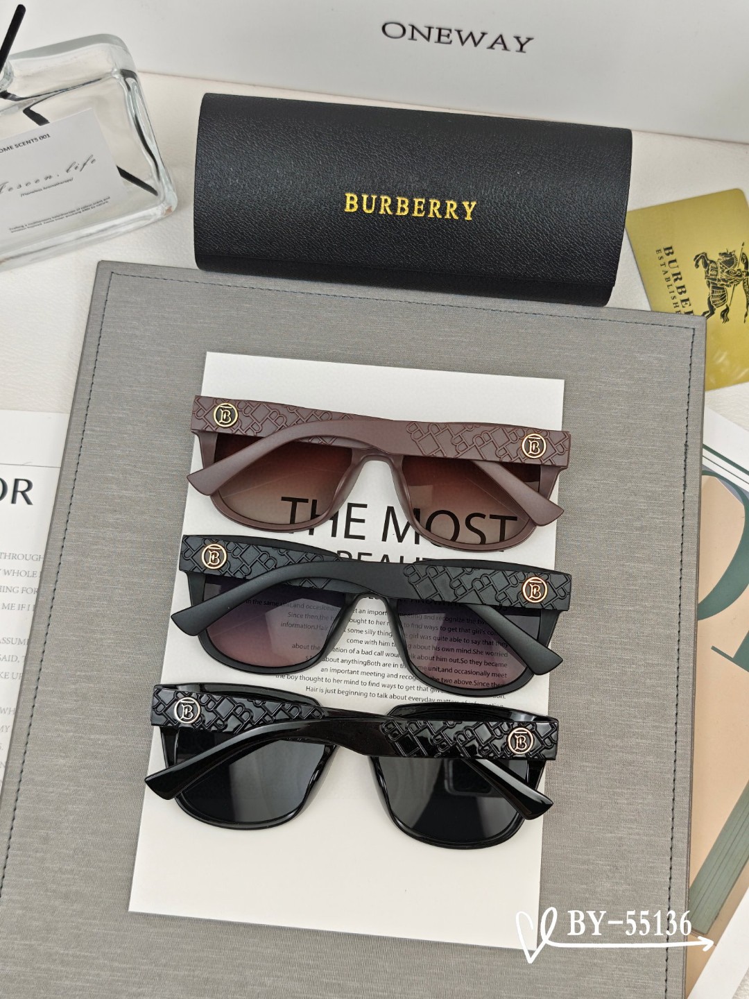    👓.【Burberry-巴宝莉】
         🕶.【宝丽来树脂偏光镜片】
         