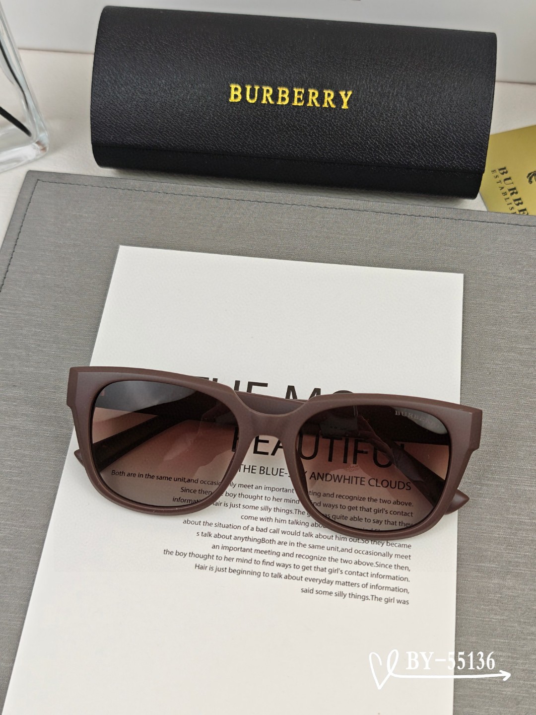    👓.【Burberry-巴宝莉】
         🕶.【宝丽来树脂偏光镜片】
         