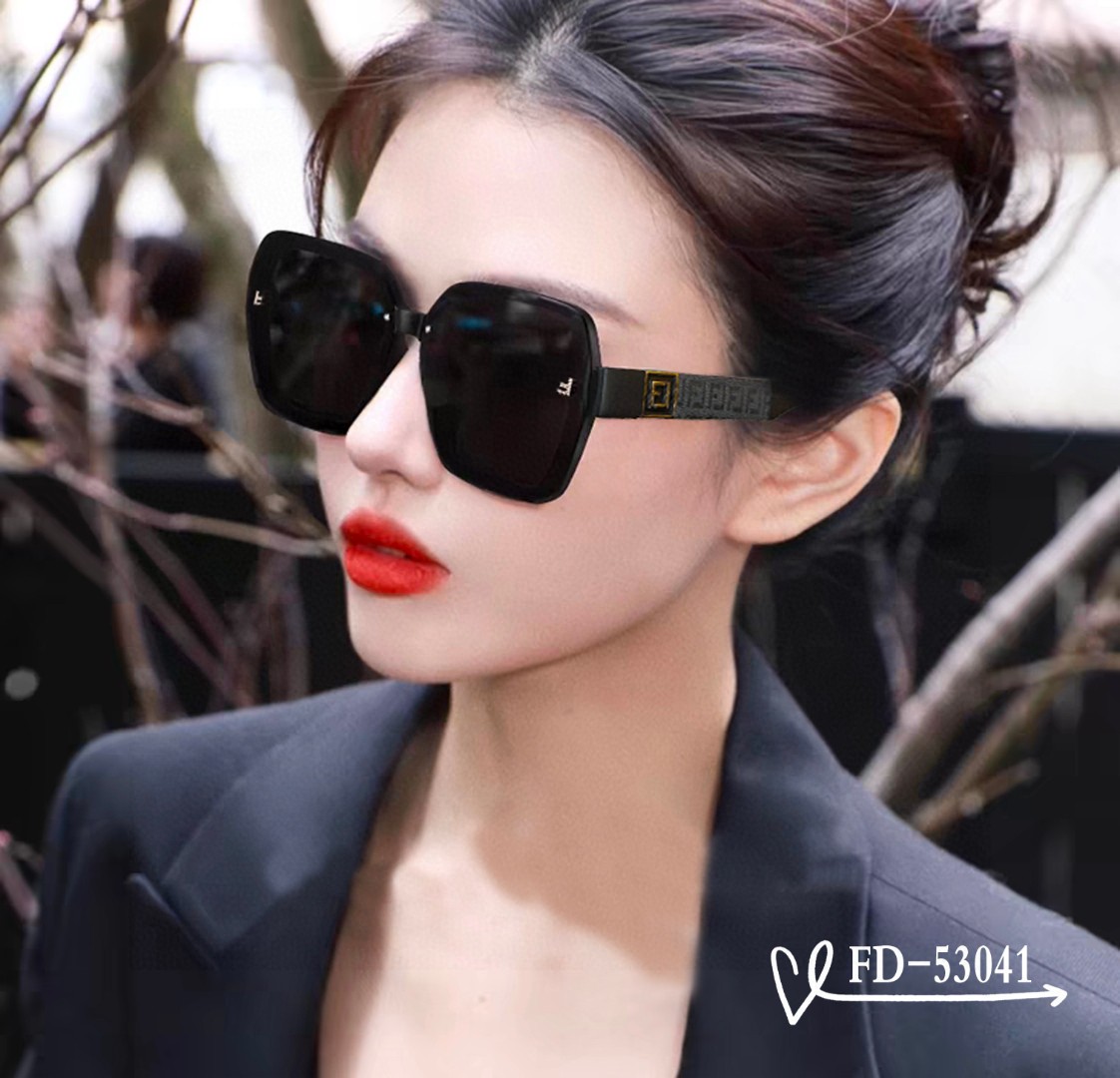 👓.【意大利芬迪-FENDI】 🕶.【宝丽来树脂偏光镜片】 ⭐️ .【TR90镜架轻便佩戴舒适】 🌟 .