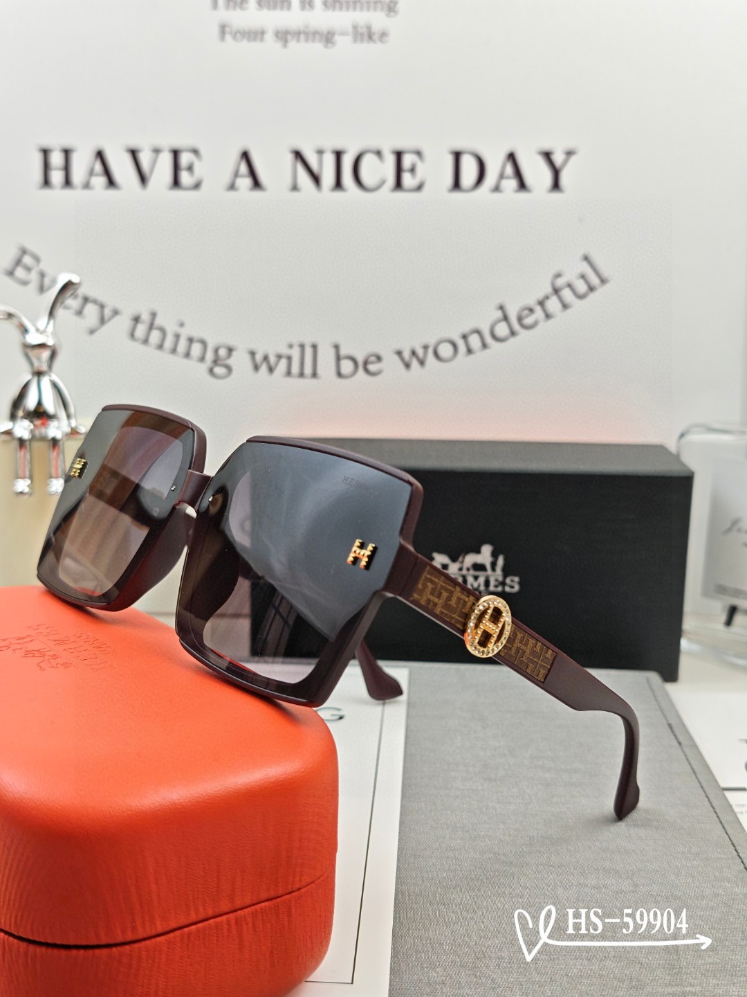    👓.【爱马仕-HERMES】
         🕶.【宝丽来树脂偏光镜片】
         ⭐️