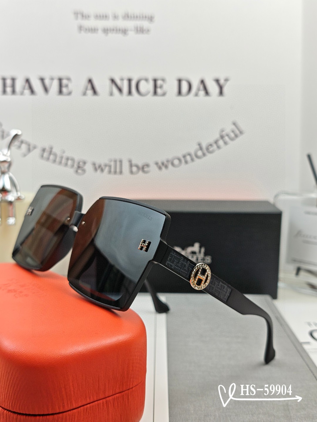    👓.【爱马仕-HERMES】
         🕶.【宝丽来树脂偏光镜片】
         ⭐️