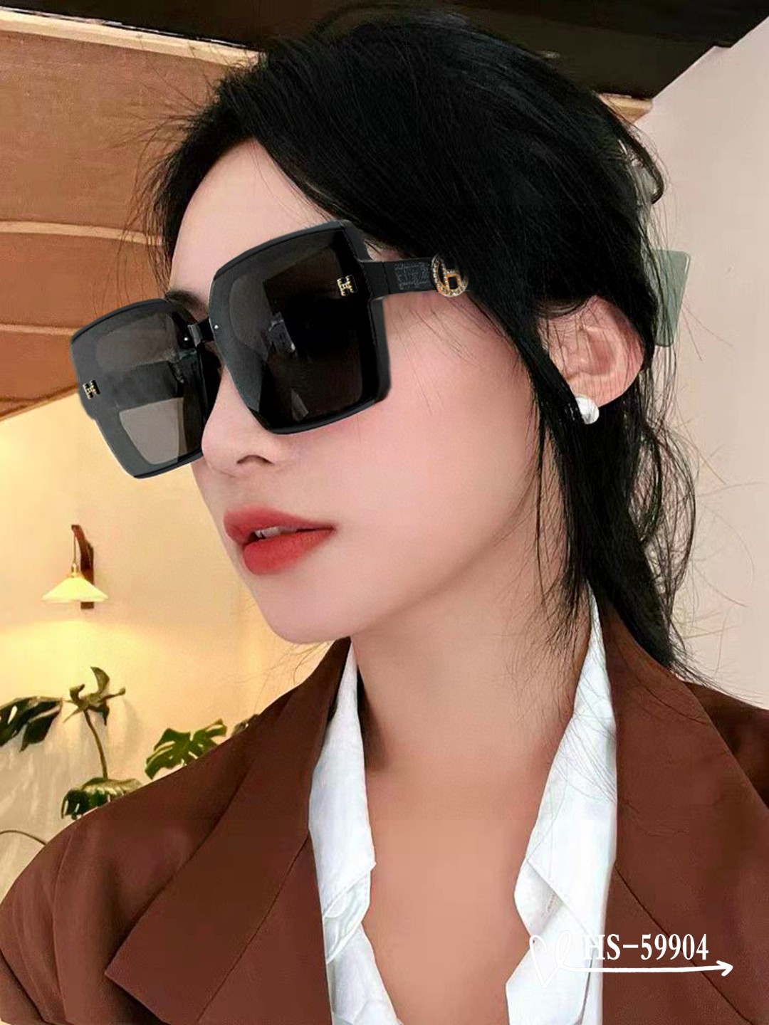 NO:372020,.【HERMES-HERMES】.【Polaroid resin polarized lens】.【TR90 frame is light and comfortable to wear】.【size59-13-147,】.【New sunglasses reduce the burden of strong light, block harmful light and prevent radiation, must-have items for travel and matching clothes, and you can also use it when driving!  Lead the new fashion concept and don't let the sun disturb your interest. There must be a color suitable for you! Model59904♀】Glasses, sunglasses, sunglasses, glasses, hermes, hermes19860909.【爱马仕-HERMES】 .【宝丽来树脂偏光镜片】 .【TR90镜架轻便佩戴舒适】 .【size59-13-147,】 .【新款太阳镜减轻强光负担,遮挡有害光线防辐射,出行旅游搭配衣服必备品,开车也可以用哦！引领时尚新概念,不让阳光打扰你的兴致.肯定有个颜色适合你哦!Model59904♀】眼镜墨镜太阳镜,眼镜,hermes,hermes,glasses
