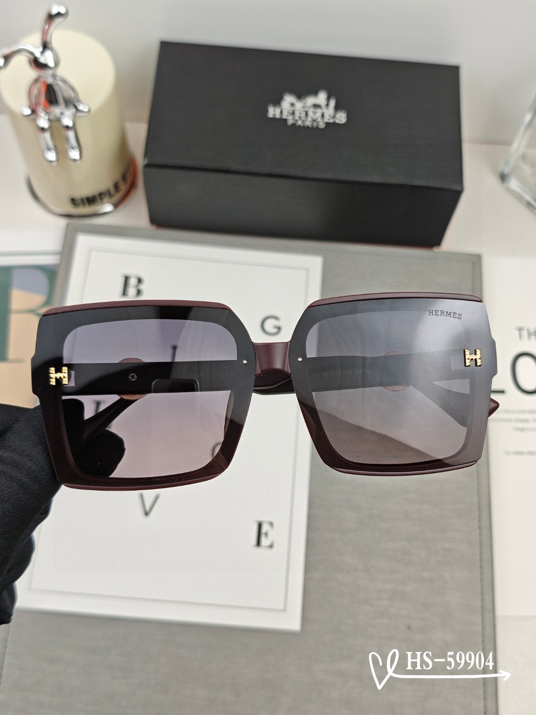    👓.【爱马仕-HERMES】
         🕶.【宝丽来树脂偏光镜片】
         ⭐️
