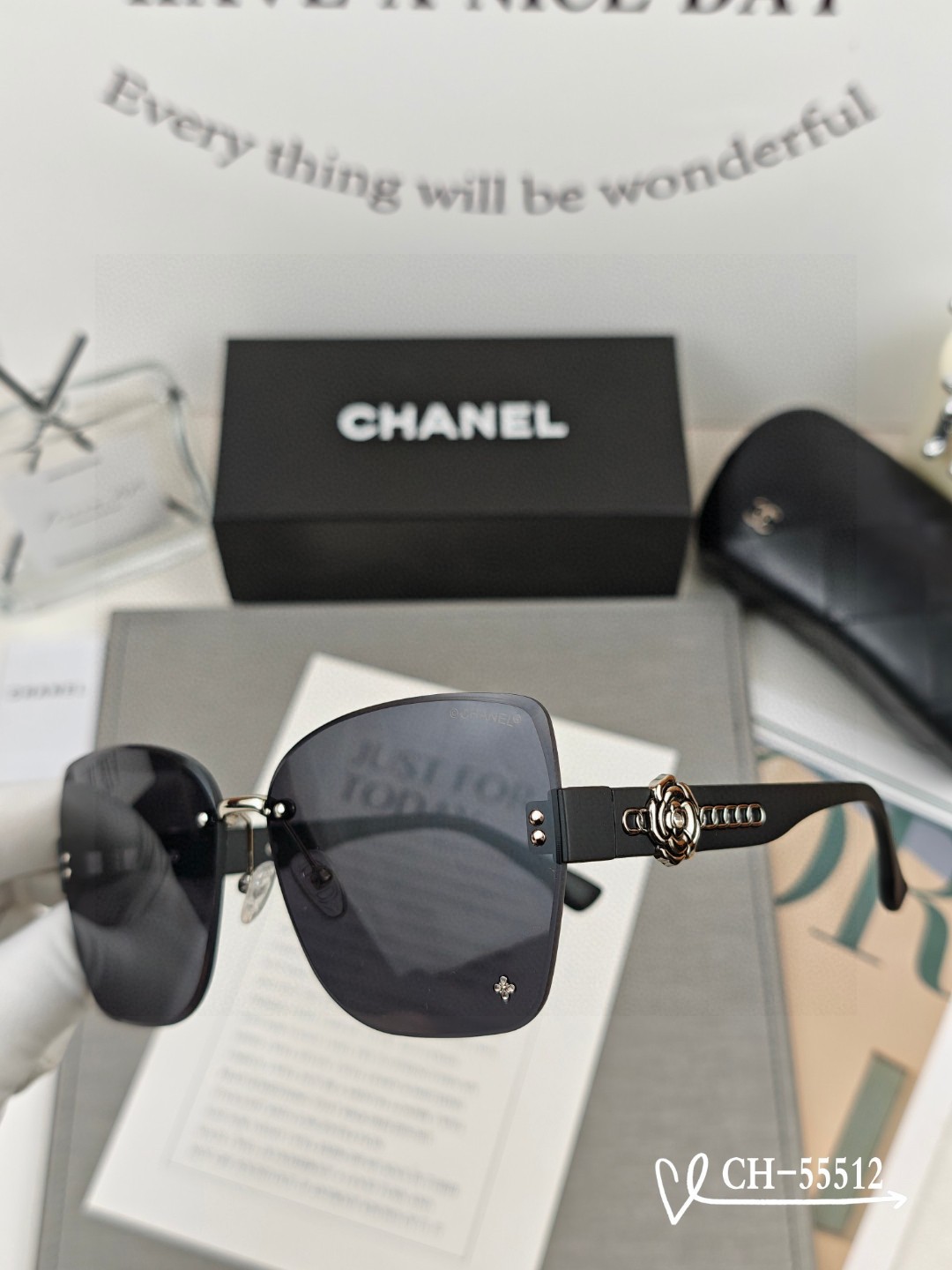   👓.【法国香奈儿-CHANEL】
         🕶.【宝丽来树脂高清镜片】
         ⭐