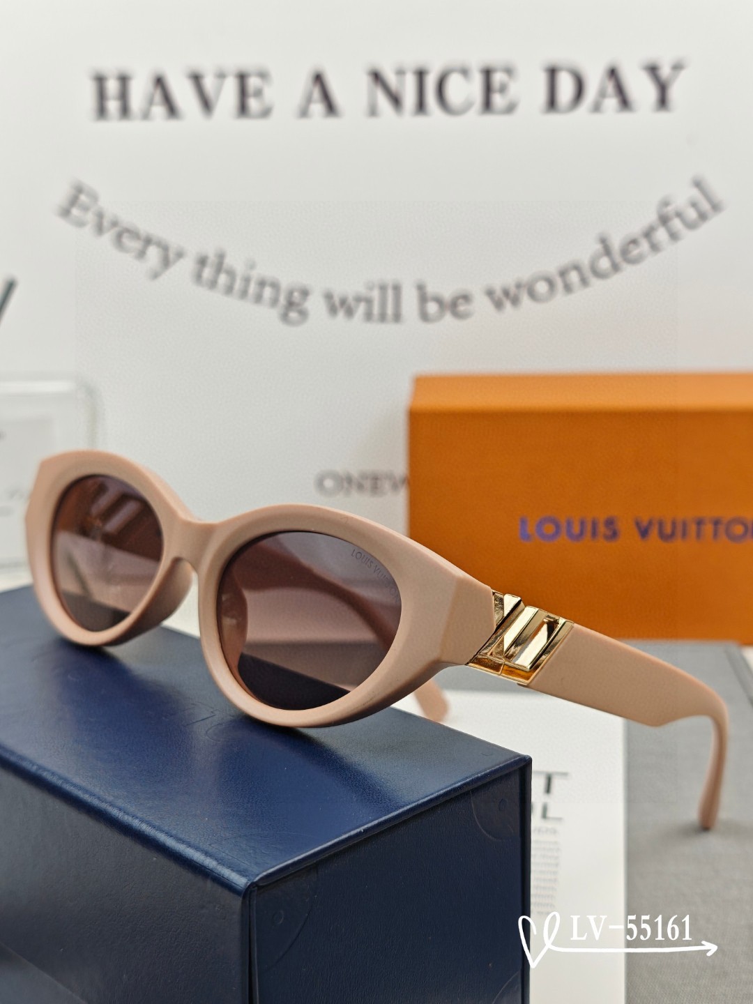 👓.【路易威登-LV】 🕶.【宝丽来树脂镜片】 ⭐️.【TR镜架轻便佩戴舒适】 🌟.【size：65-1