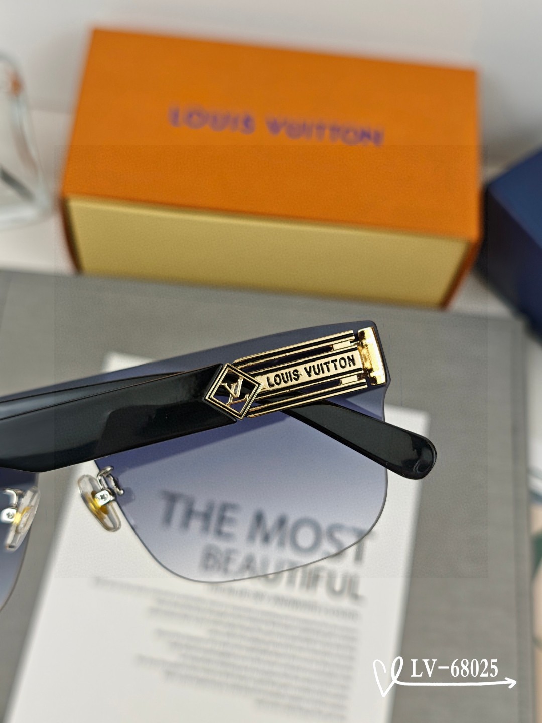   👓.【路易威登-LV】
         🕶.【宝丽来树脂镜片】
         ⭐️.【TR镜架