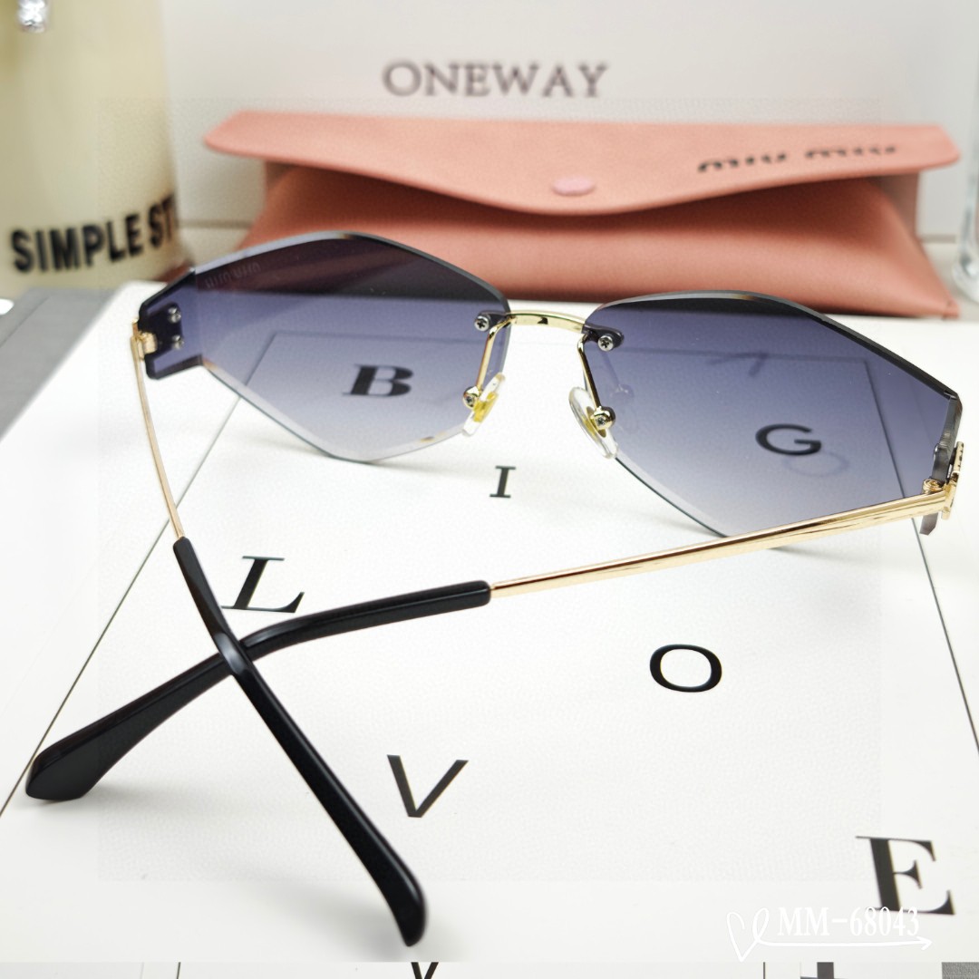   👓.【意大利谬谬-miumiu】
         🕶.【宝丽来树脂偏光镜片】
         ⭐