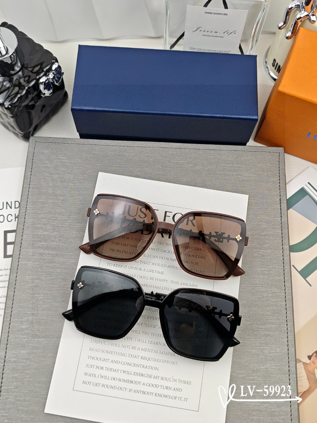   👓.【路易威登-LV】
         🕶.【宝丽来树脂镜片】
         ⭐️.【TR镜架