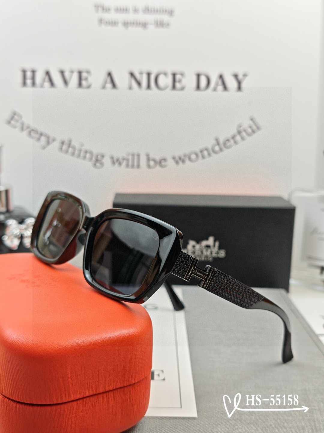    👓.【爱马仕-HERMES】
         🕶.【宝丽来树脂偏光镜片】
         ⭐️