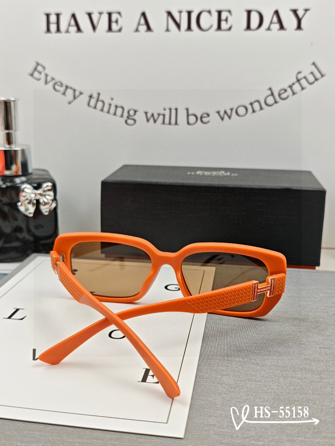    👓.【爱马仕-HERMES】
         🕶.【宝丽来树脂偏光镜片】
         ⭐️