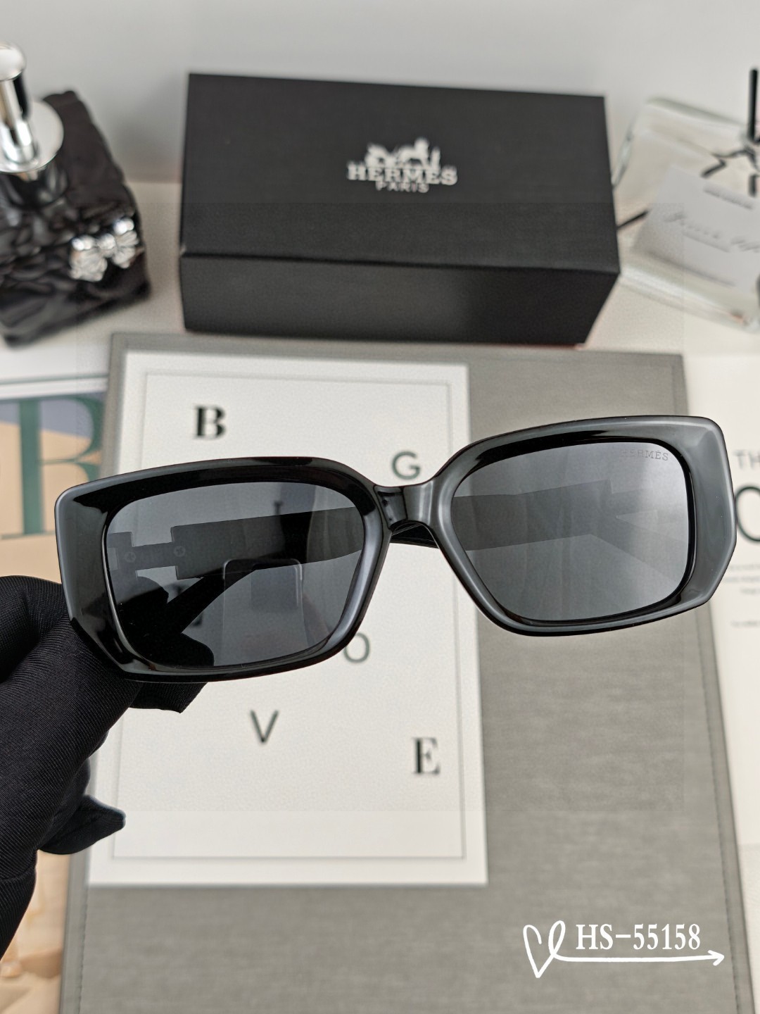    👓.【爱马仕-HERMES】
         🕶.【宝丽来树脂偏光镜片】
         ⭐️