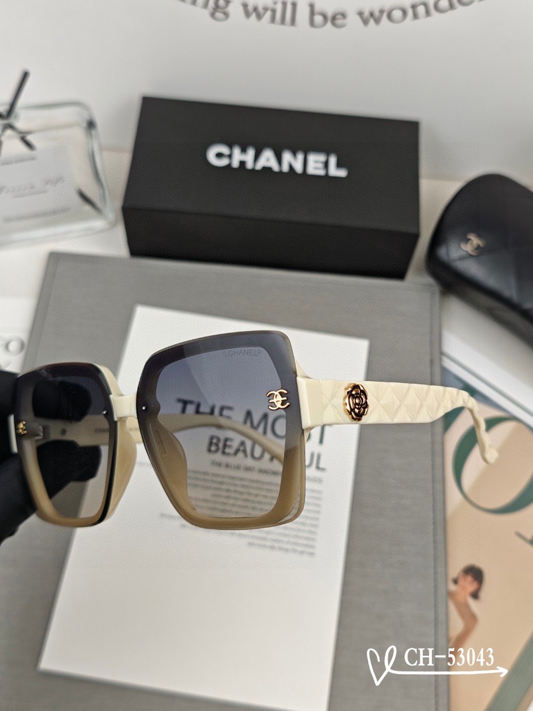   👓.【法国香奈儿-CHANEL】
         🕶.【宝丽来树脂高清镜片】
         ⭐