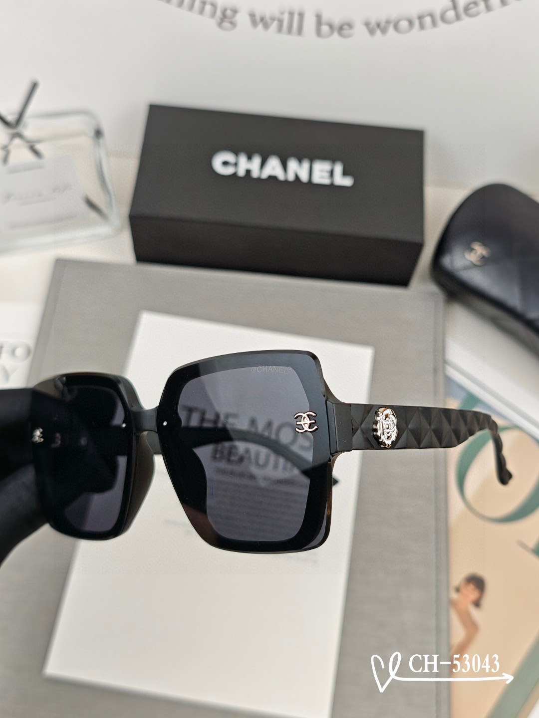   👓.【法国香奈儿-CHANEL】
         🕶.【宝丽来树脂高清镜片】
         ⭐