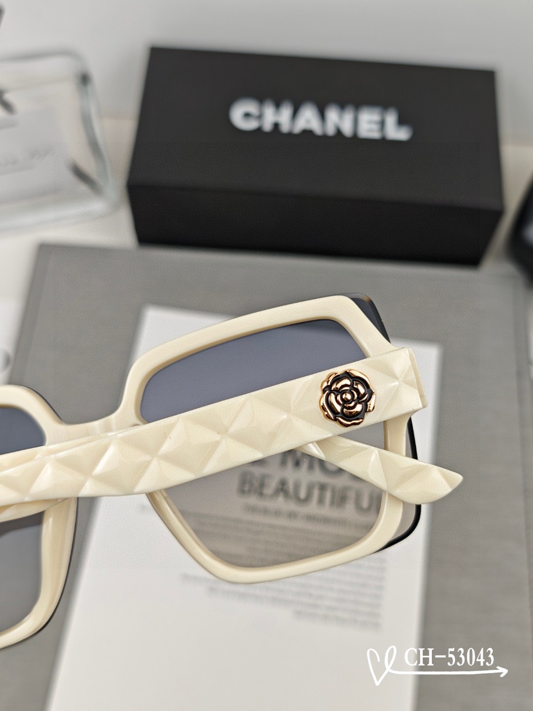   👓.【法国香奈儿-CHANEL】
         🕶.【宝丽来树脂高清镜片】
         ⭐