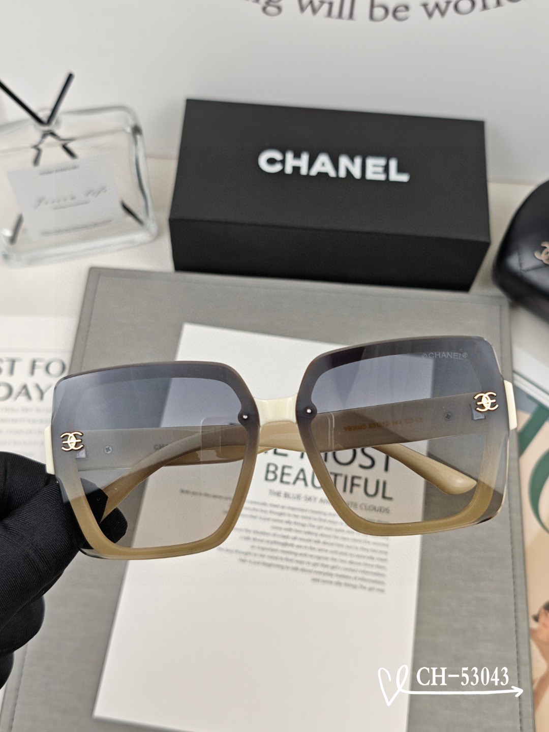   👓.【法国香奈儿-CHANEL】
         🕶.【宝丽来树脂高清镜片】
         ⭐