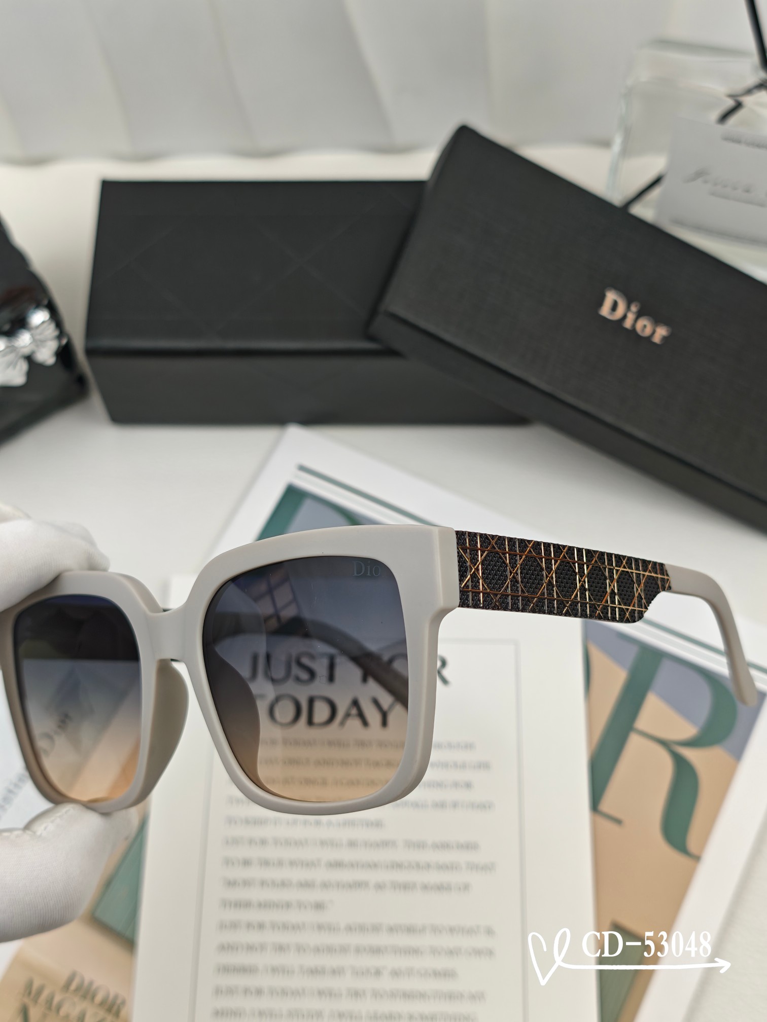 👓.【法国迪奥-DIOR】 🕶️.【宝丽来树脂偏光镜片】 ⭐️.【TR90镜架轻便佩戴舒适】 🌟.【si