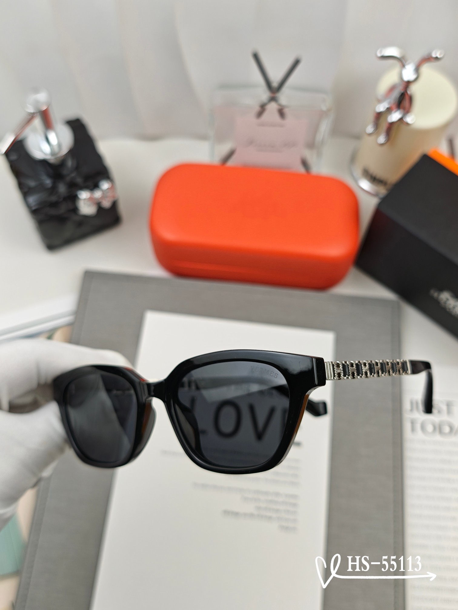 👓.【爱马仕-HERMES】 🕶.【宝丽来树脂偏光镜片】 ⭐️.【TR90镜架轻便佩戴舒适】 🌟.【si