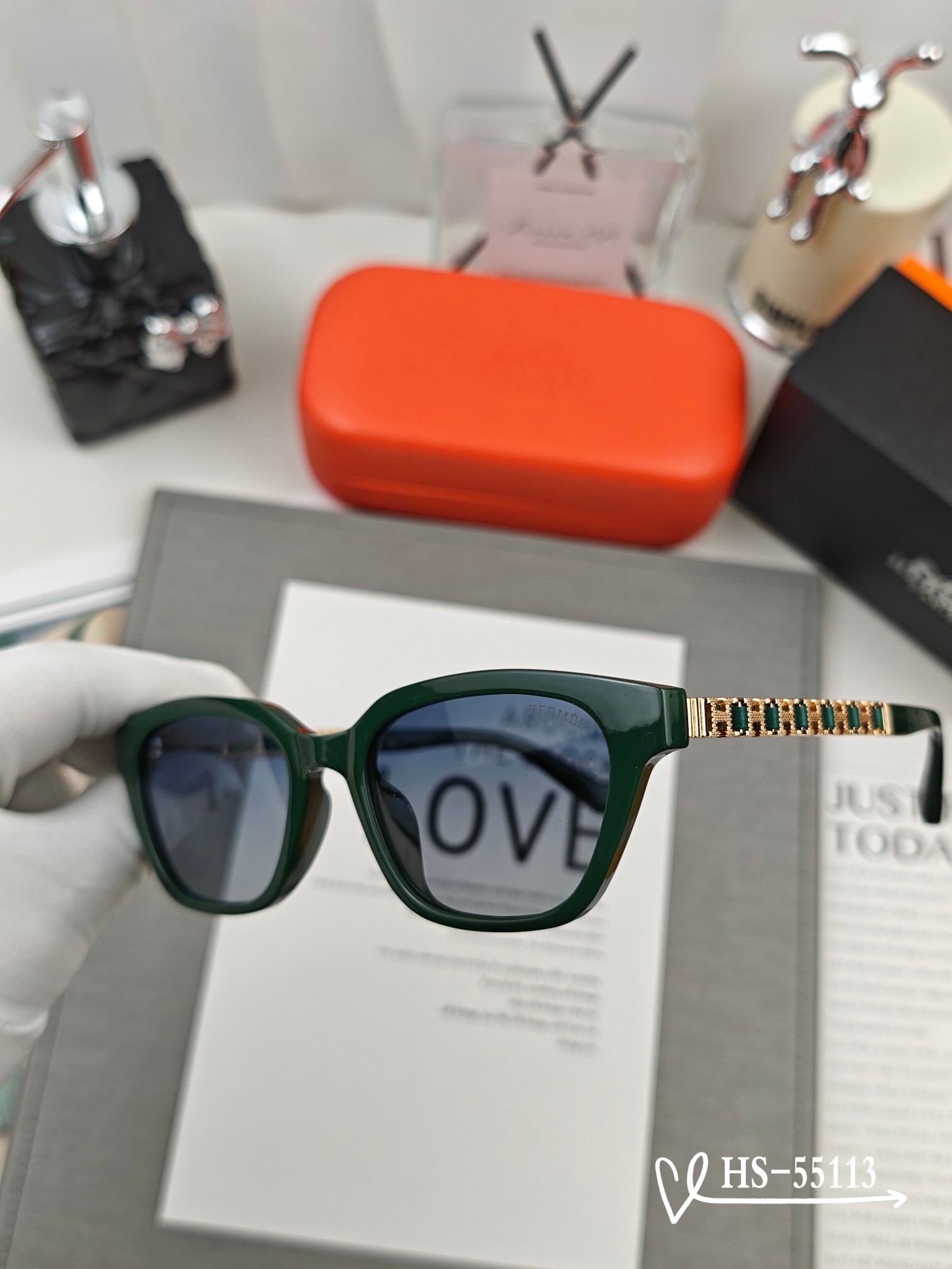 👓.【爱马仕-HERMES】 🕶.【宝丽来树脂偏光镜片】 ⭐️.【TR90镜架轻便佩戴舒适】 🌟.【si