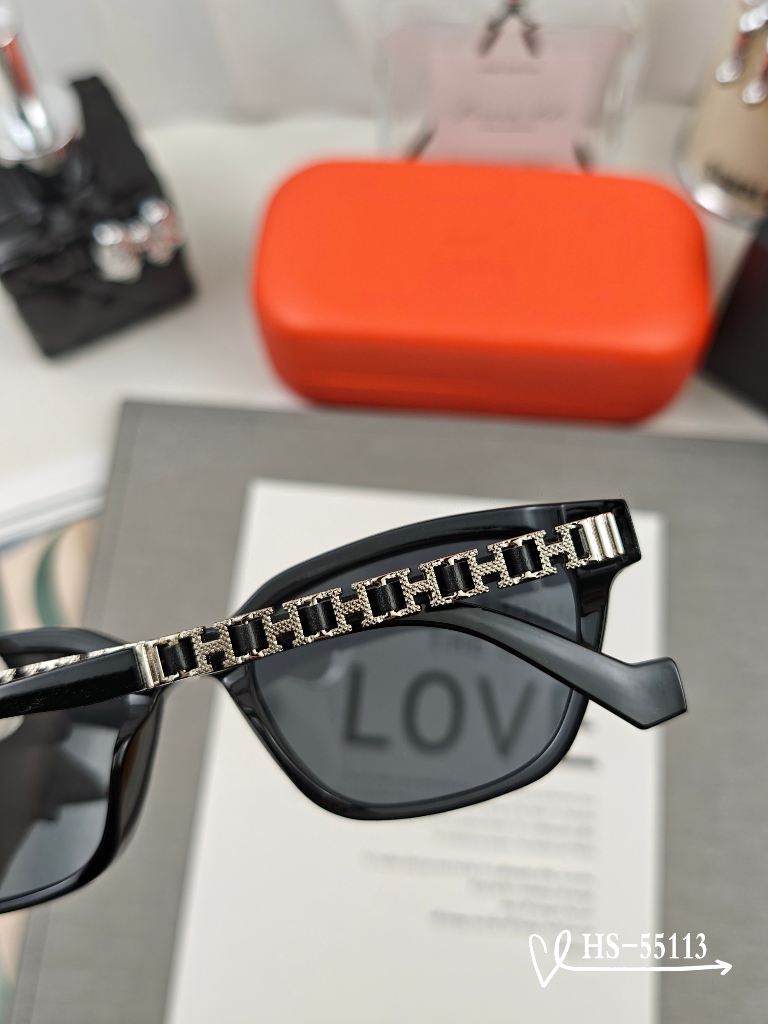 👓.【爱马仕-HERMES】 🕶.【宝丽来树脂偏光镜片】 ⭐️.【TR90镜架轻便佩戴舒适】 🌟.【si