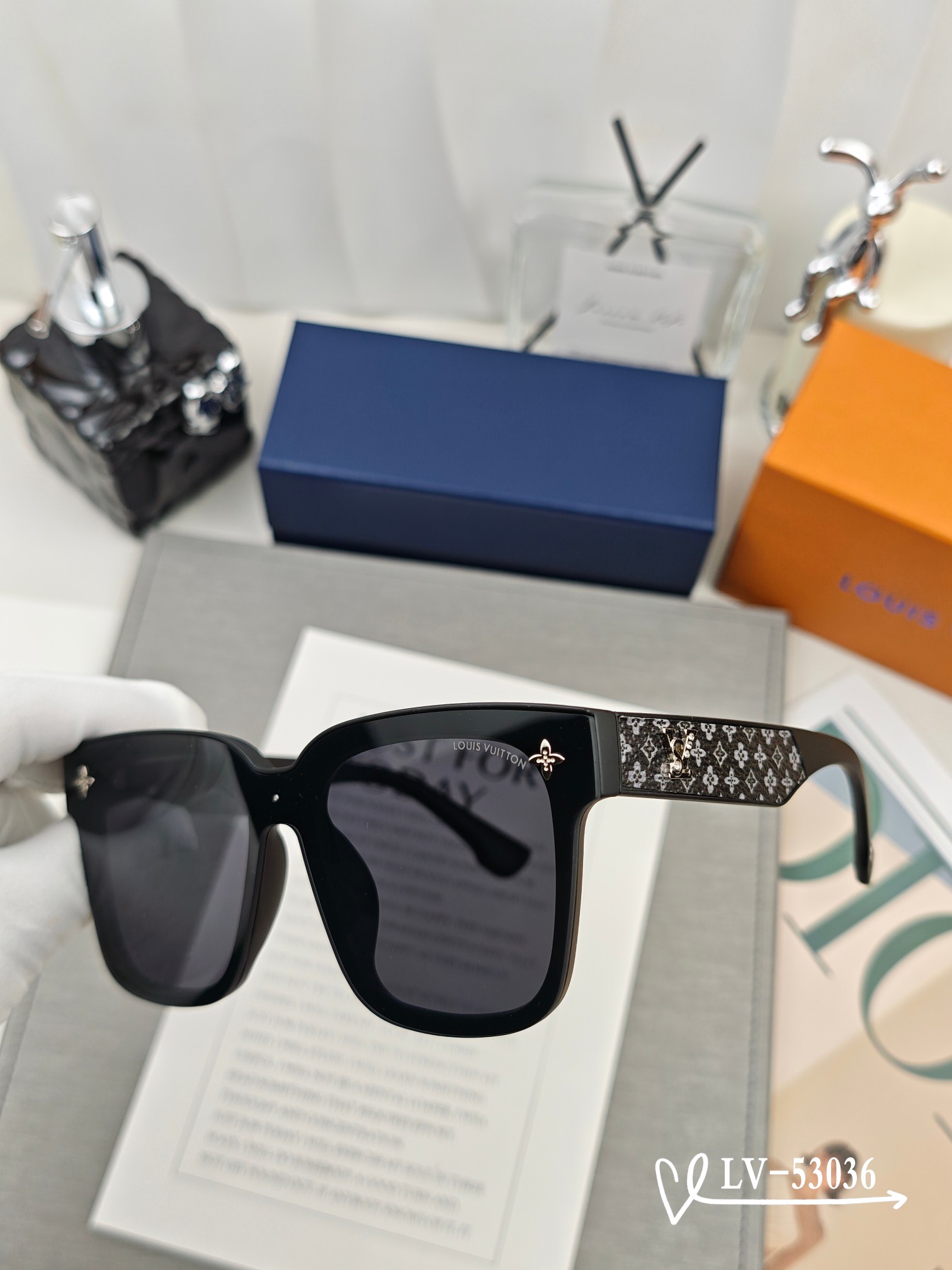 👓.【路易威登-LV】 🕶.【宝丽来树脂镜片】 ⭐️.【TR镜架轻便佩戴舒适】 🌟.【size：65-1