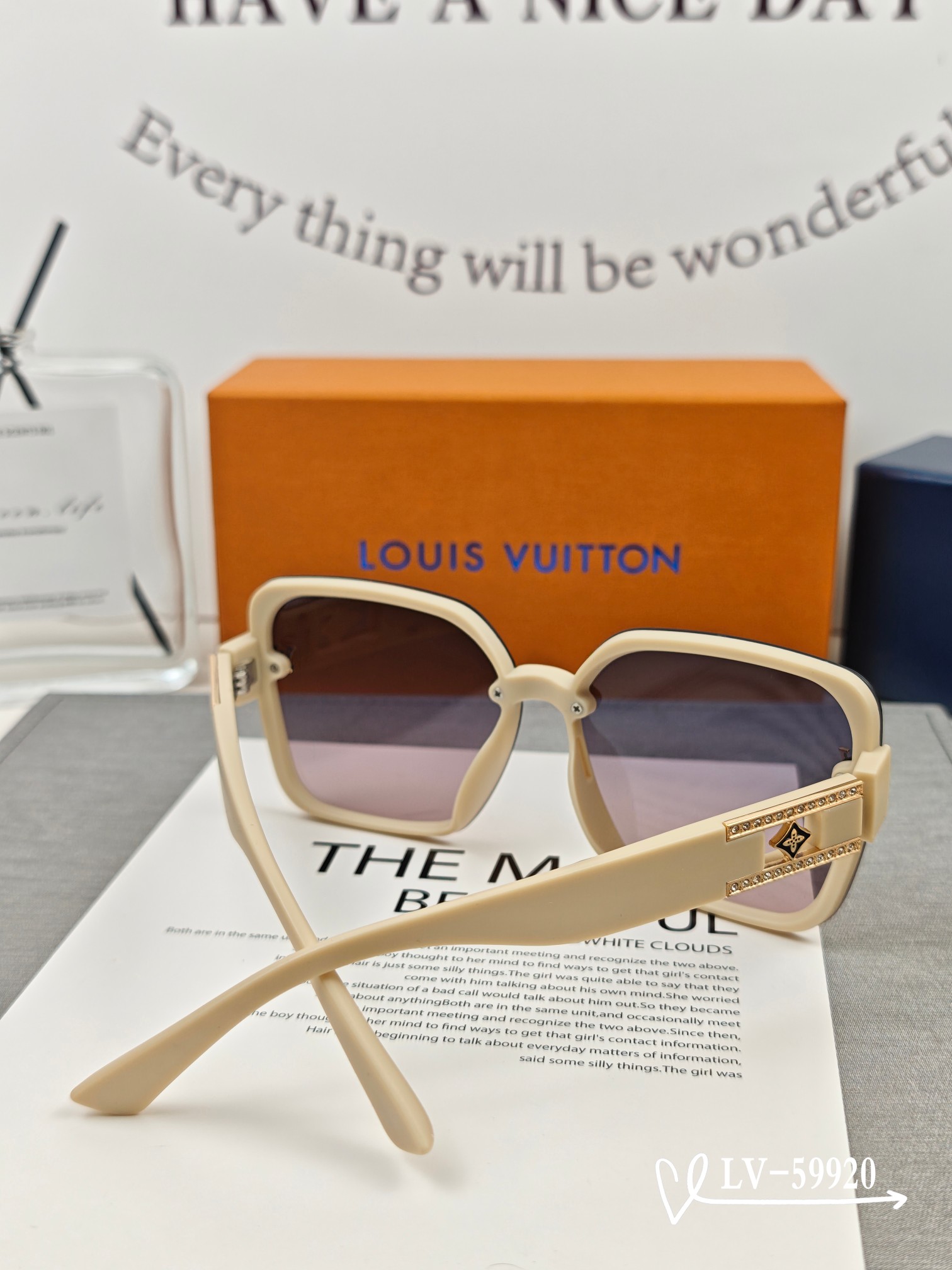 👓.【路易威登-LV】 🕶.【宝丽来树脂镜片】 ⭐️.【TR镜架轻便佩戴舒适】 🌟.【size：65-1