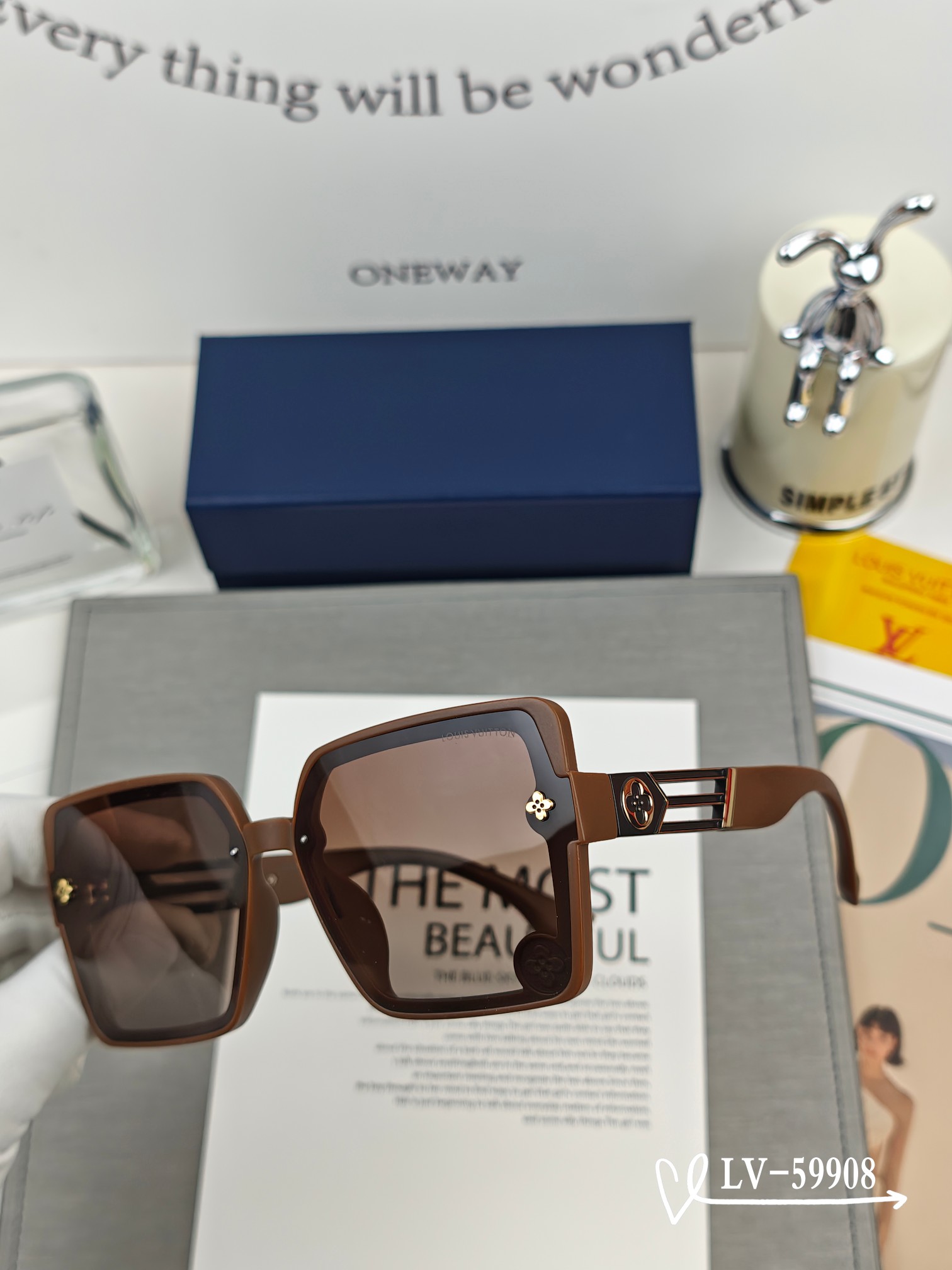 👓.【路易威登-LV】 🕶.【宝丽来树脂镜片】 ⭐️.【TR镜架轻便佩戴舒适】 🌟.【size：65-1