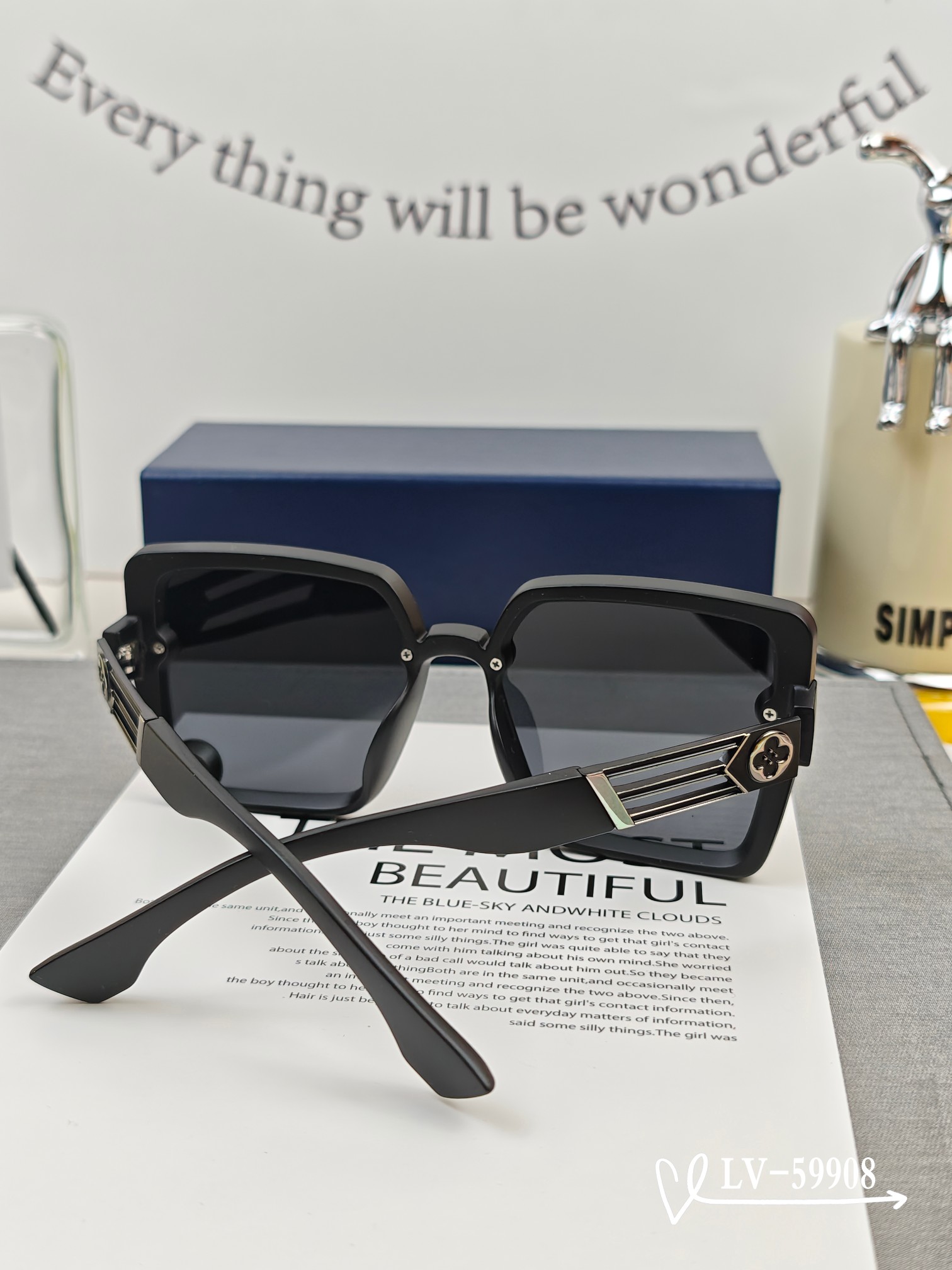 👓.【路易威登-LV】 🕶.【宝丽来树脂镜片】 ⭐️.【TR镜架轻便佩戴舒适】 🌟.【size：65-1