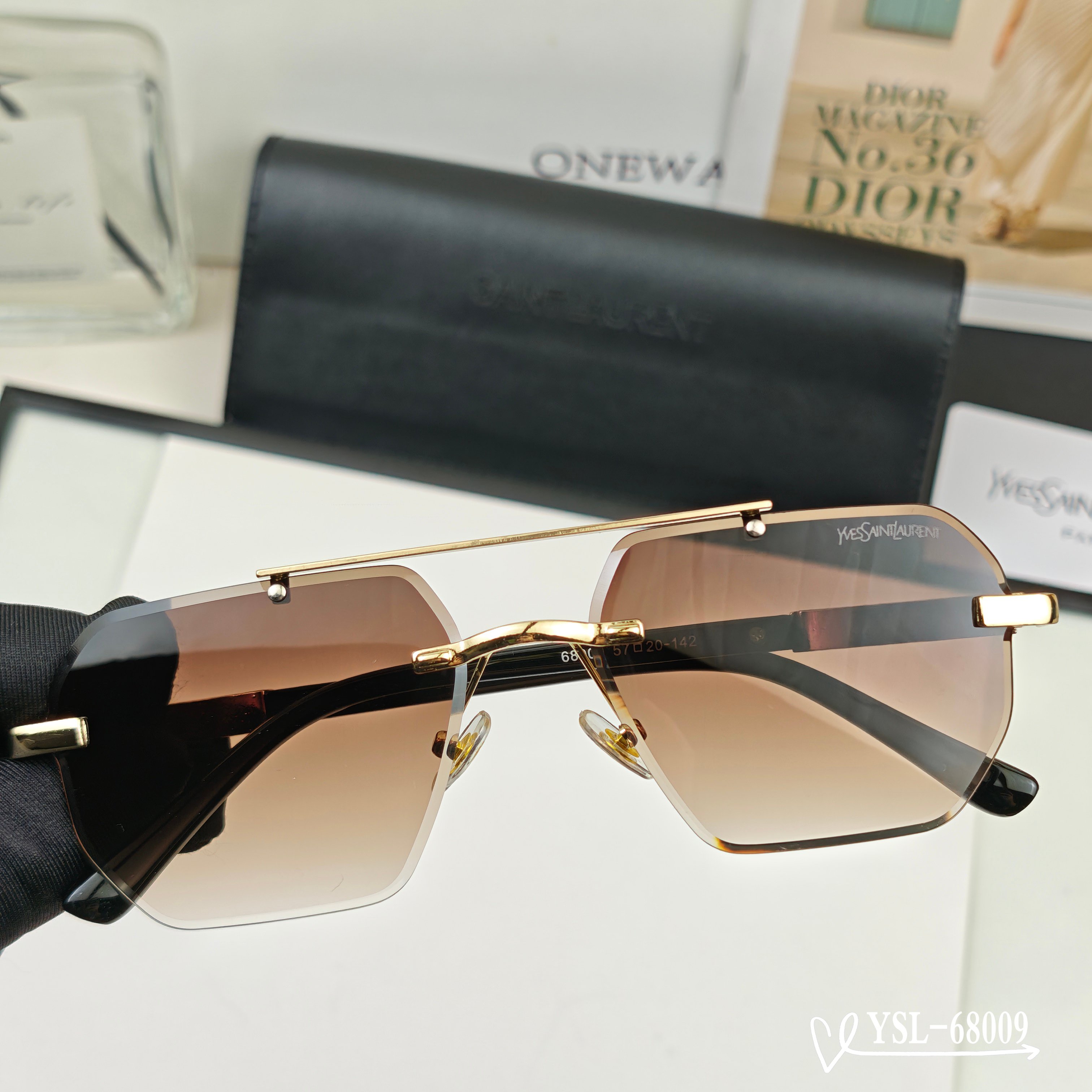 👓.【圣罗兰-ysl】 🕶.【宝丽来树脂高清镜片】 ⭐️ .【金属镜架-轻便佩戴舒适】 🌟 .【size