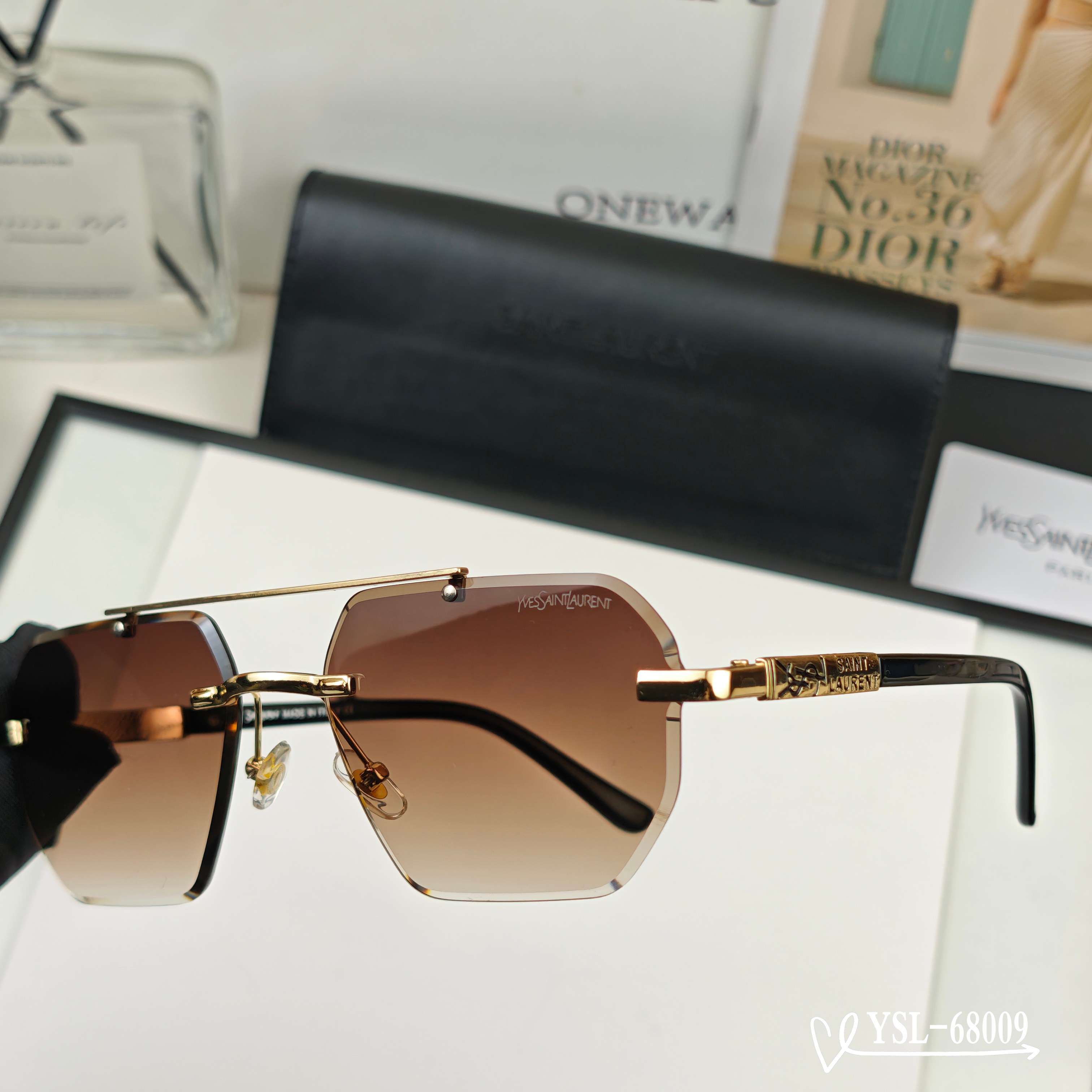 👓.【圣罗兰-ysl】 🕶.【宝丽来树脂高清镜片】 ⭐️ .【金属镜架-轻便佩戴舒适】 🌟 .【size