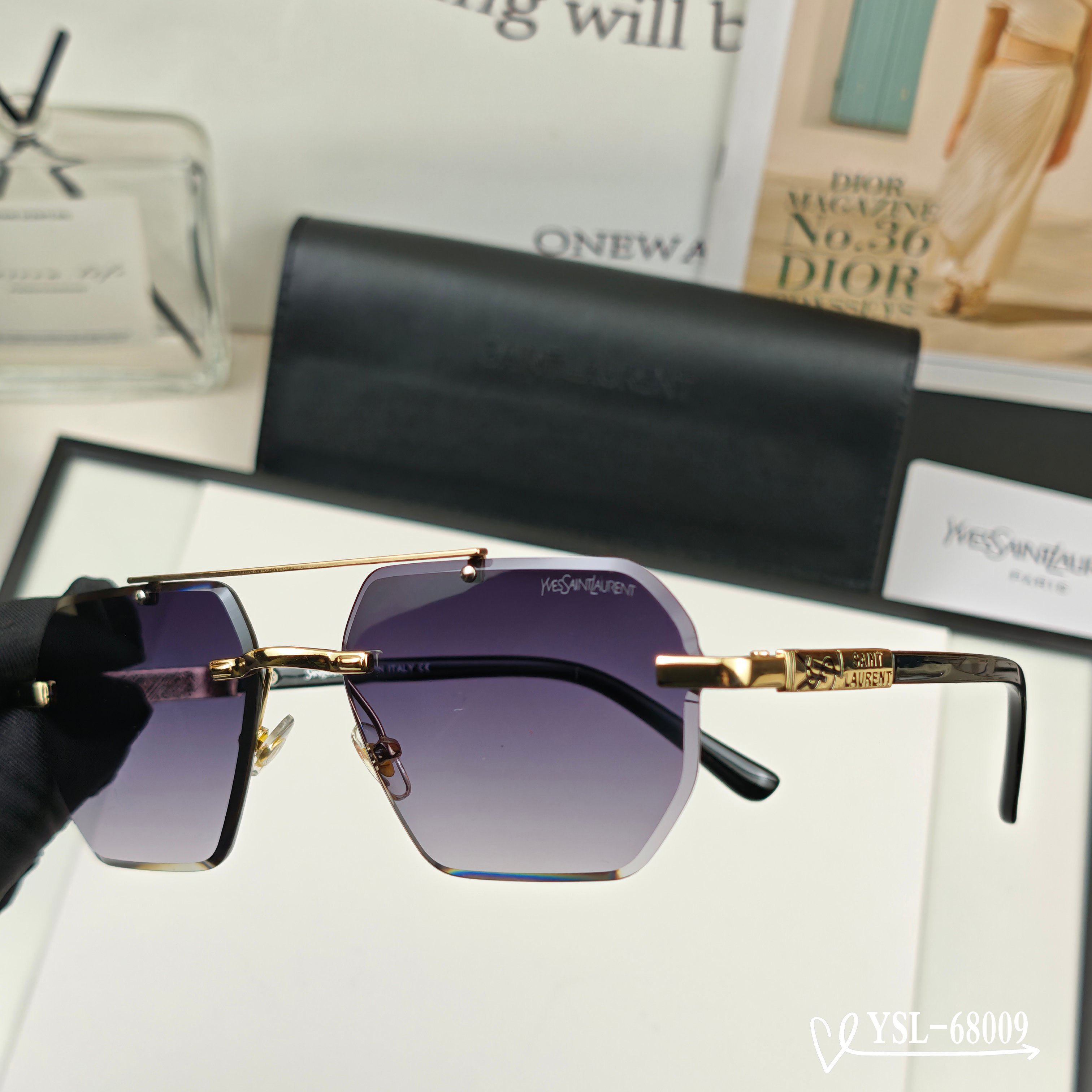 👓.【圣罗兰-ysl】 🕶.【宝丽来树脂高清镜片】 ⭐️ .【金属镜架-轻便佩戴舒适】 🌟 .【size