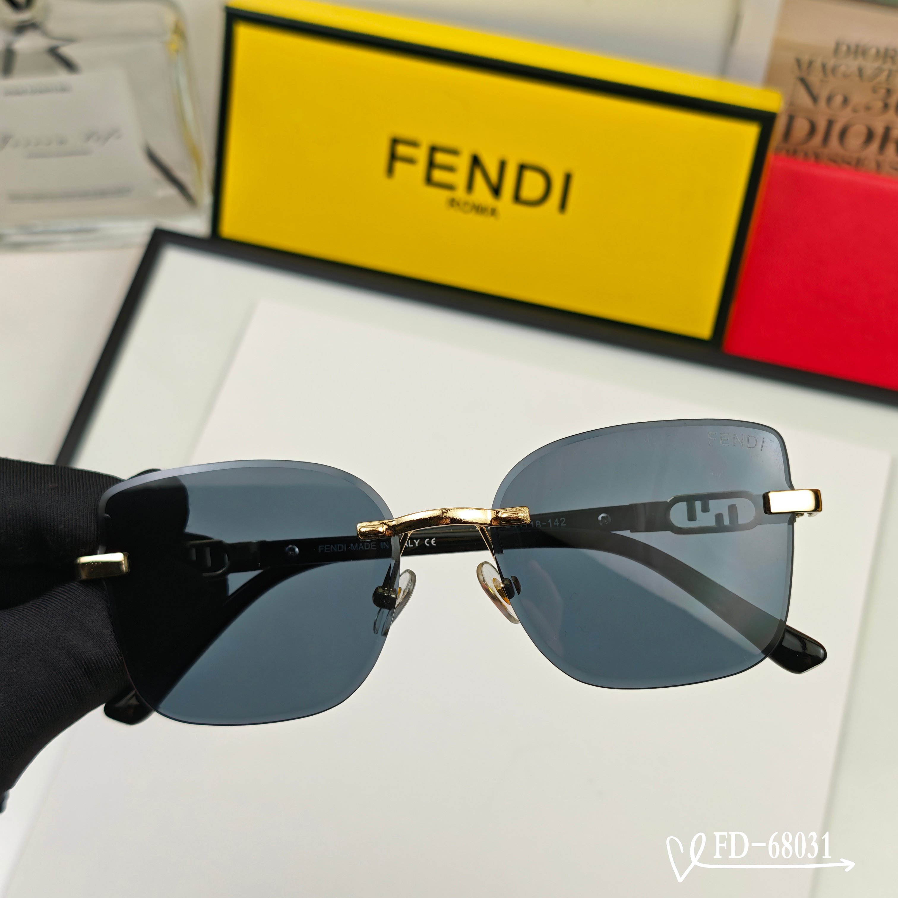 👓.【意大利芬迪-FENDI】 🕶.【宝丽来树脂偏光镜片】 ⭐️ .【金属镜架轻便佩戴舒适】 🌟 .【s
