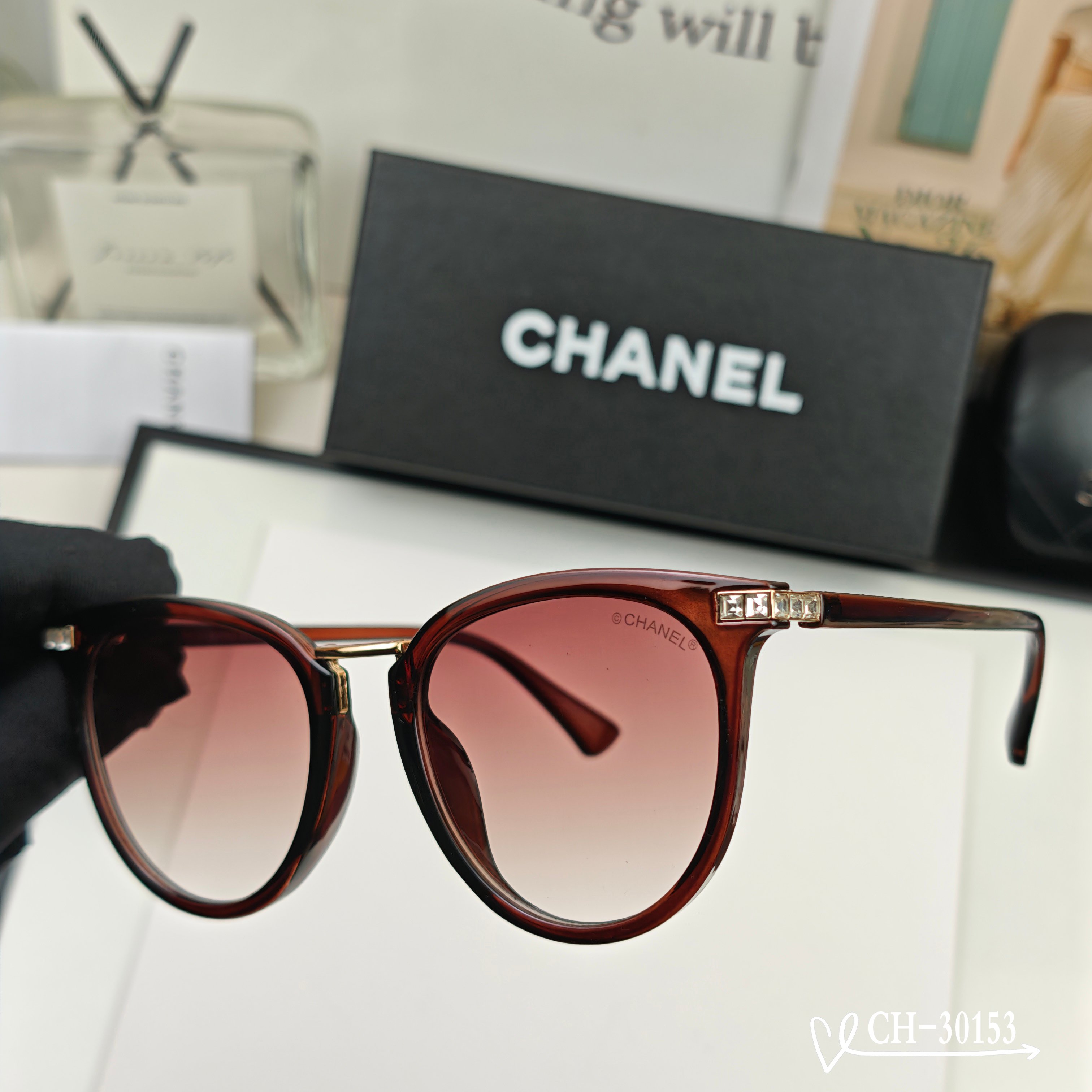 👓.【法国香奈儿-CHANEL】 🕶.【宝丽来树脂高清镜片】 ⭐️.【TR镜架-轻便佩戴舒适】 🌟.【s