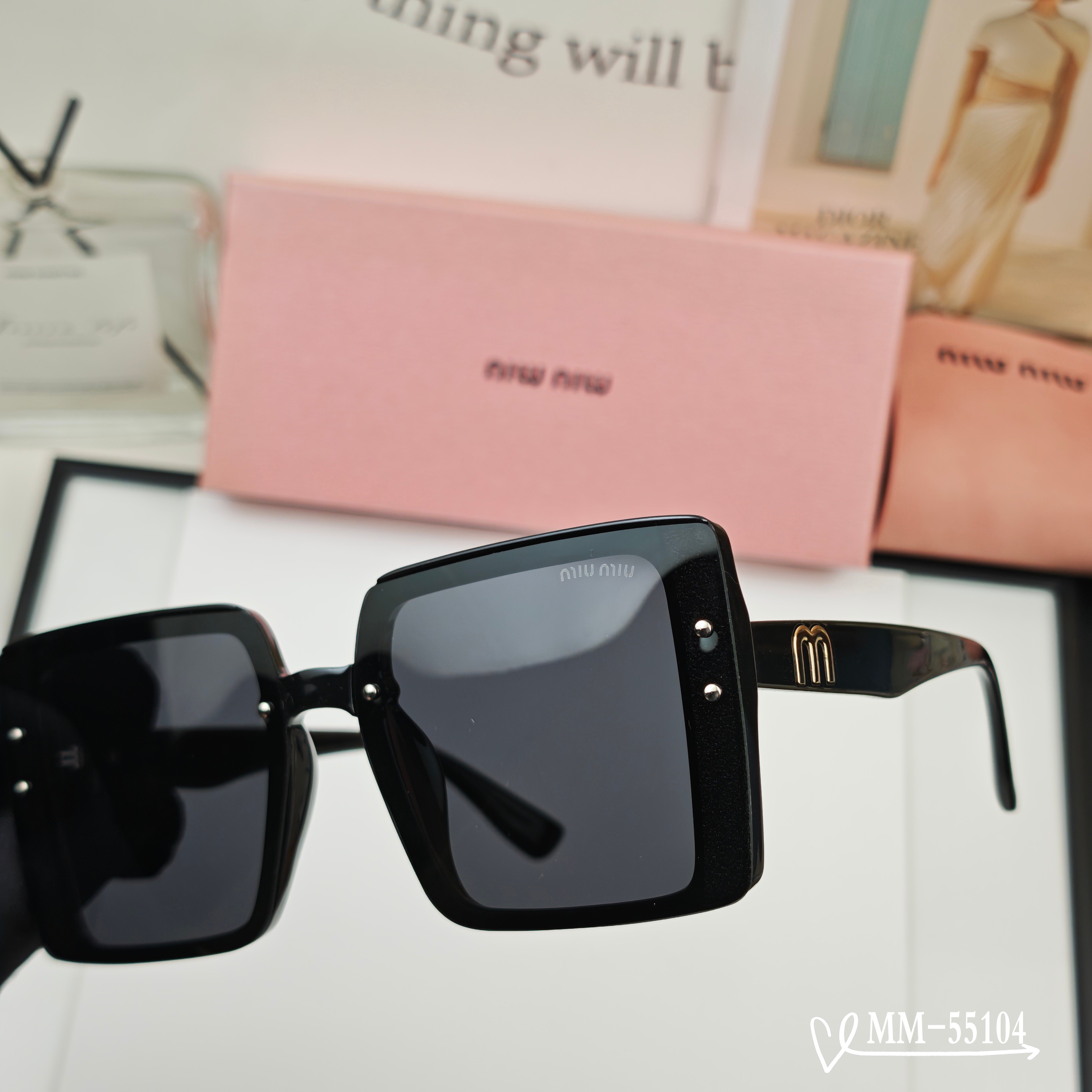 👓.【意大利谬谬-miumiu】 🕶.【宝丽来树脂偏光镜片】 ⭐️.【TR90镜架轻便佩戴舒适】 🌟.【