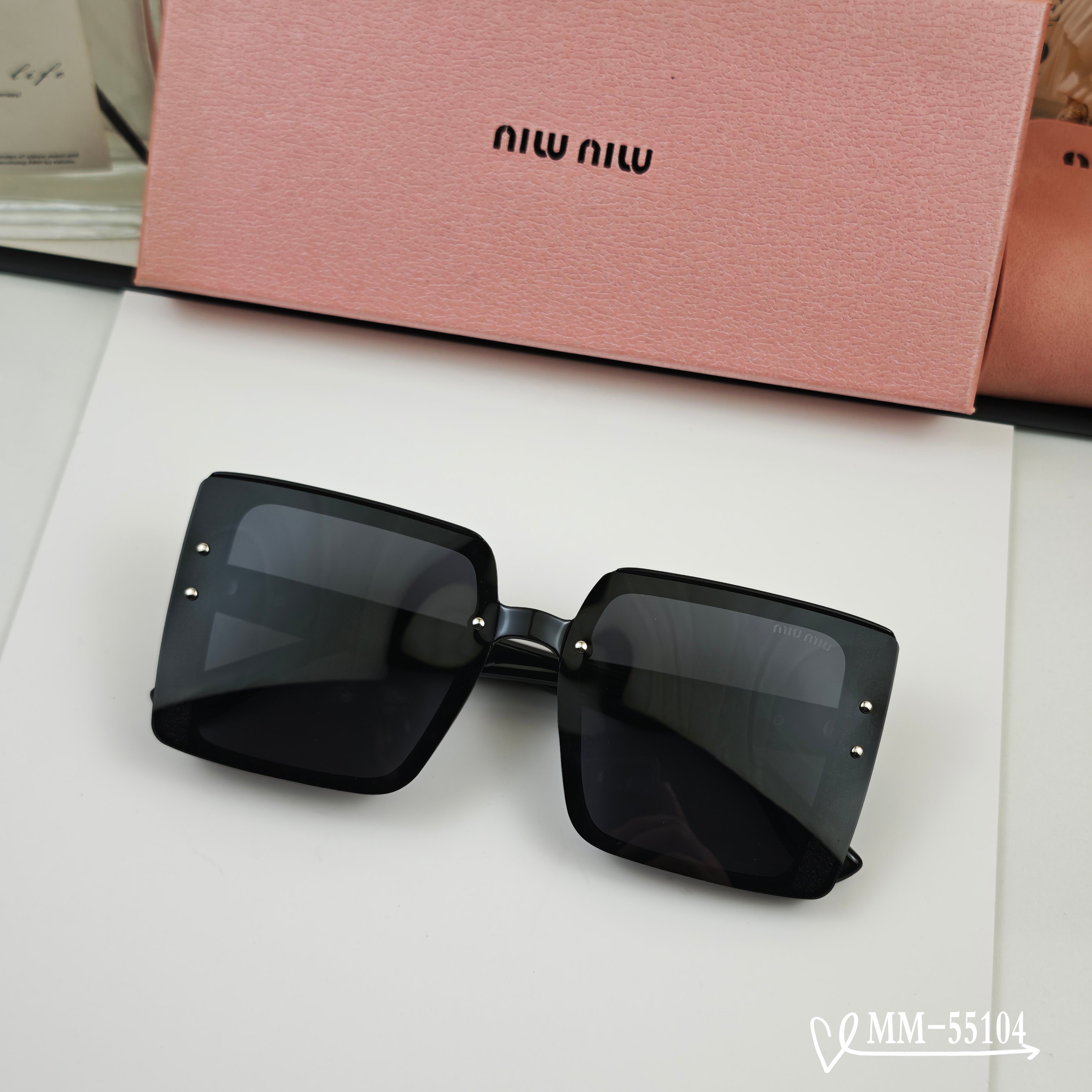 👓.【意大利谬谬-miumiu】 🕶.【宝丽来树脂偏光镜片】 ⭐️.【TR90镜架轻便佩戴舒适】 🌟.【