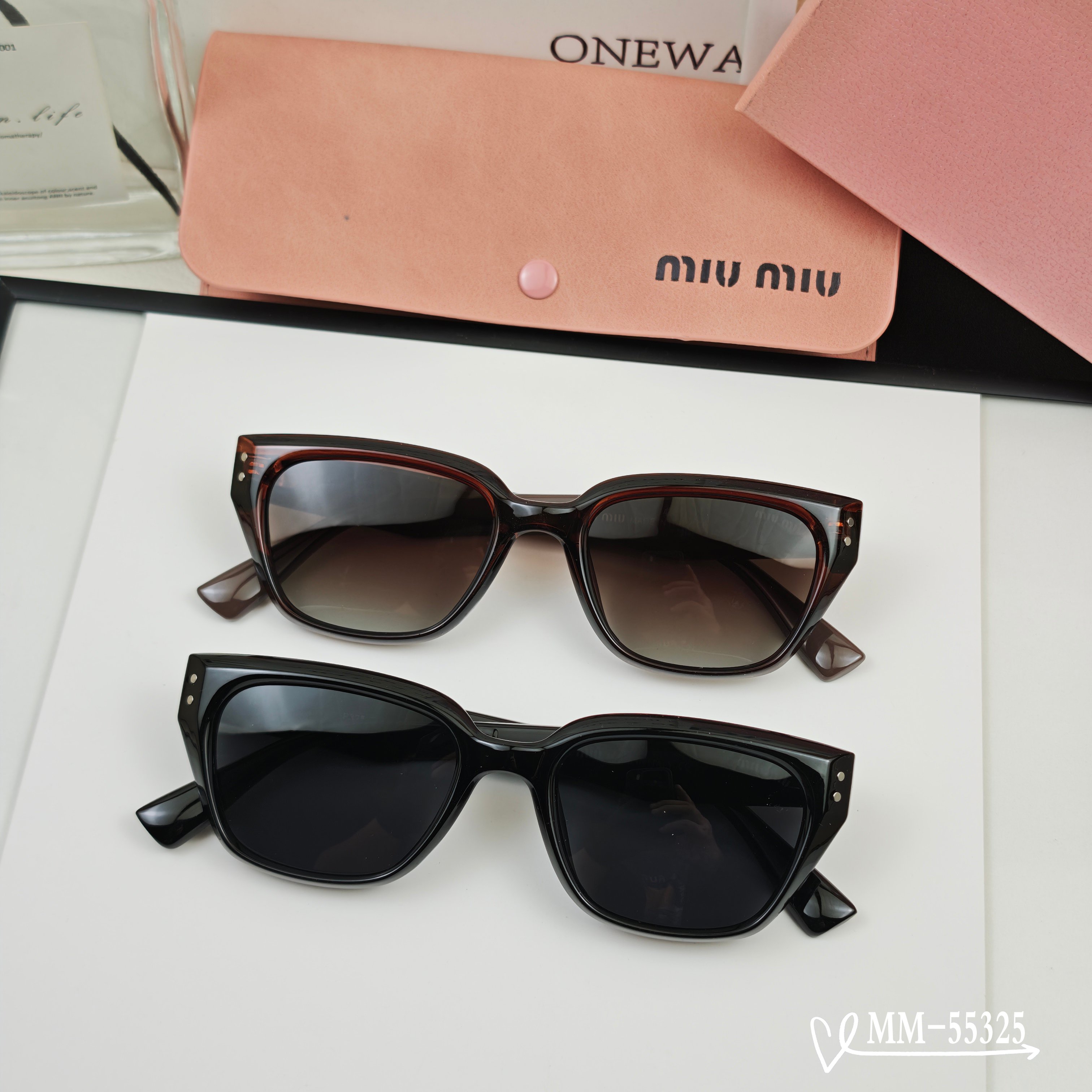 👓.【意大利谬谬-miumiu】 🕶.【宝丽来树脂偏光镜片】 ⭐️.【TR90镜架轻便佩戴舒适】 🌟.【