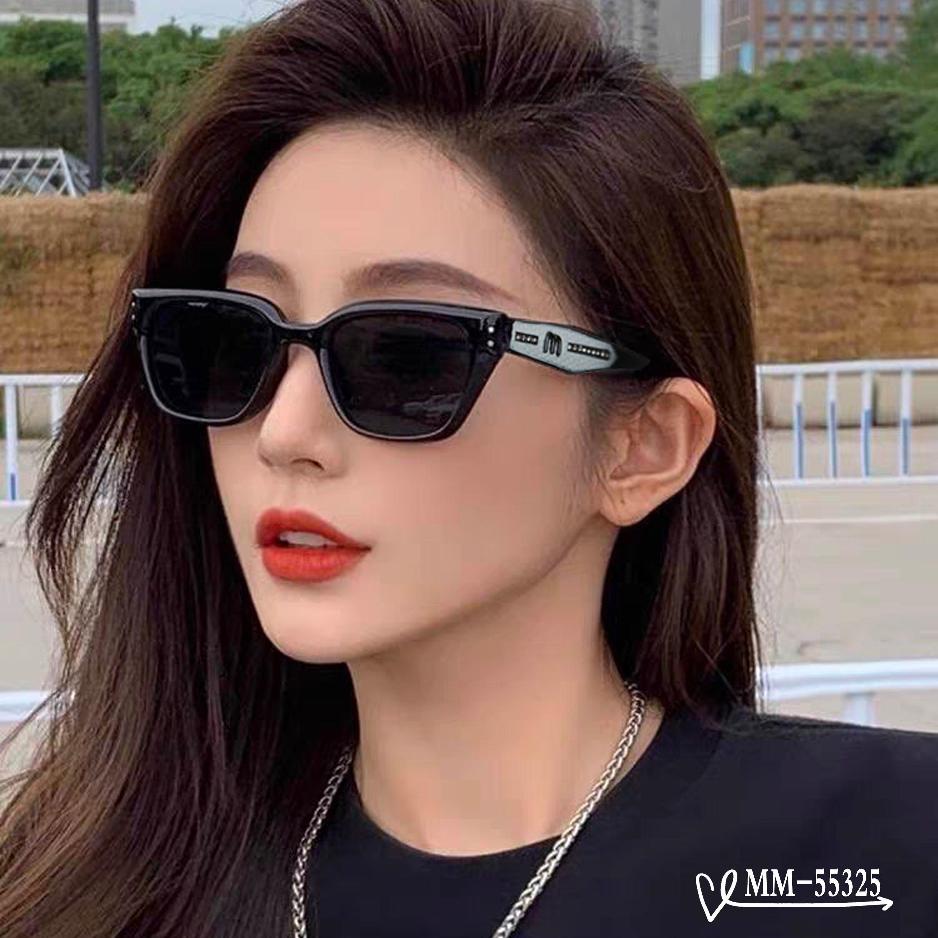 👓.【意大利谬谬-miumiu】 🕶.【宝丽来树脂偏光镜片】 ⭐️.【TR90镜架轻便佩戴舒适】 🌟.【