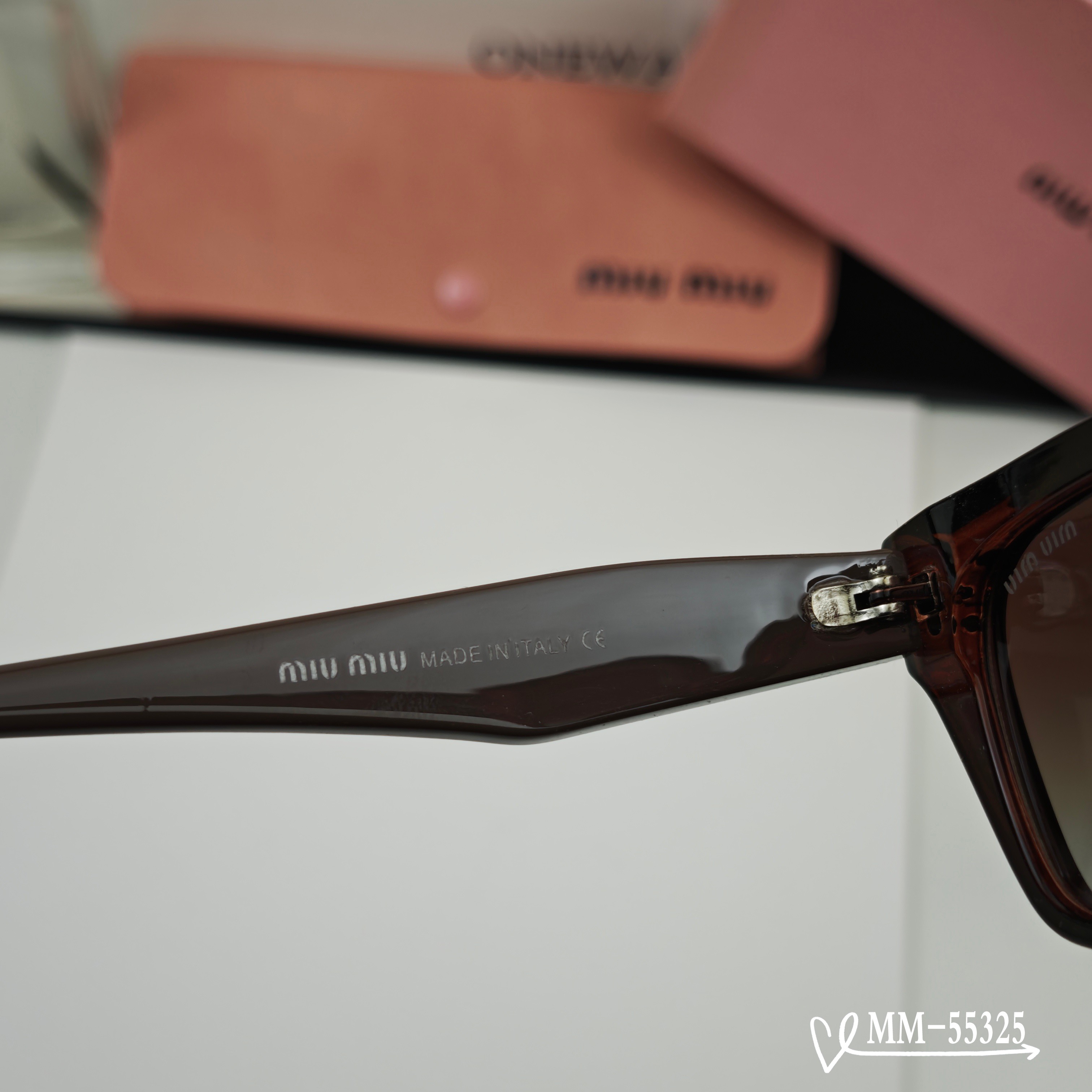 👓.【意大利谬谬-miumiu】 🕶.【宝丽来树脂偏光镜片】 ⭐️.【TR90镜架轻便佩戴舒适】 🌟.【