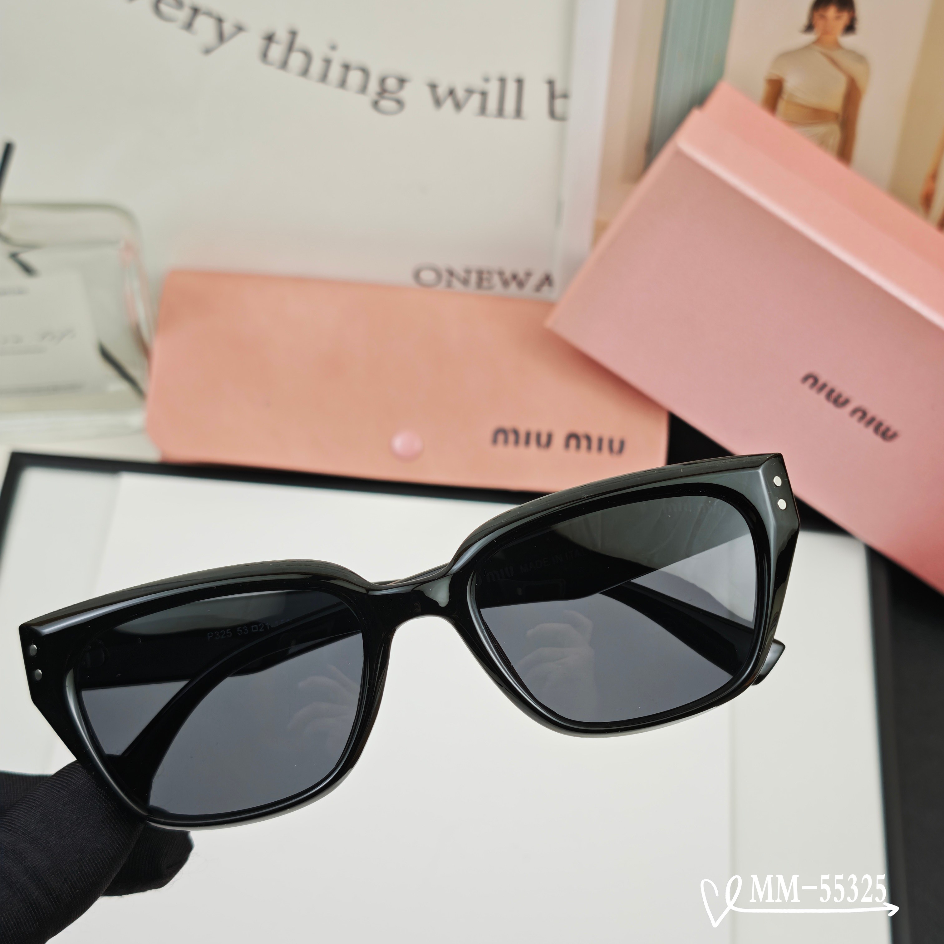 👓.【意大利谬谬-miumiu】 🕶.【宝丽来树脂偏光镜片】 ⭐️.【TR90镜架轻便佩戴舒适】 🌟.【
