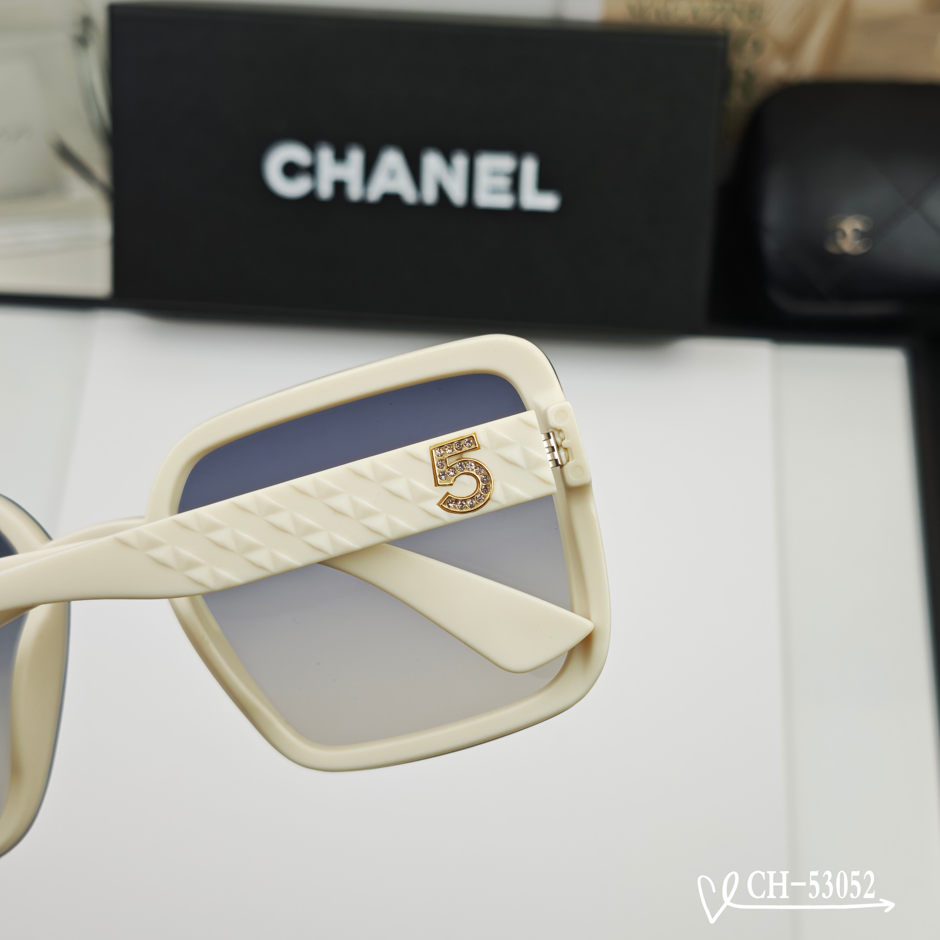 👓.【法国香奈儿-CHANEL】 🕶.【宝丽来树脂高清镜片】 ⭐️.【TR镜架-轻便佩戴舒适】 🌟.【s