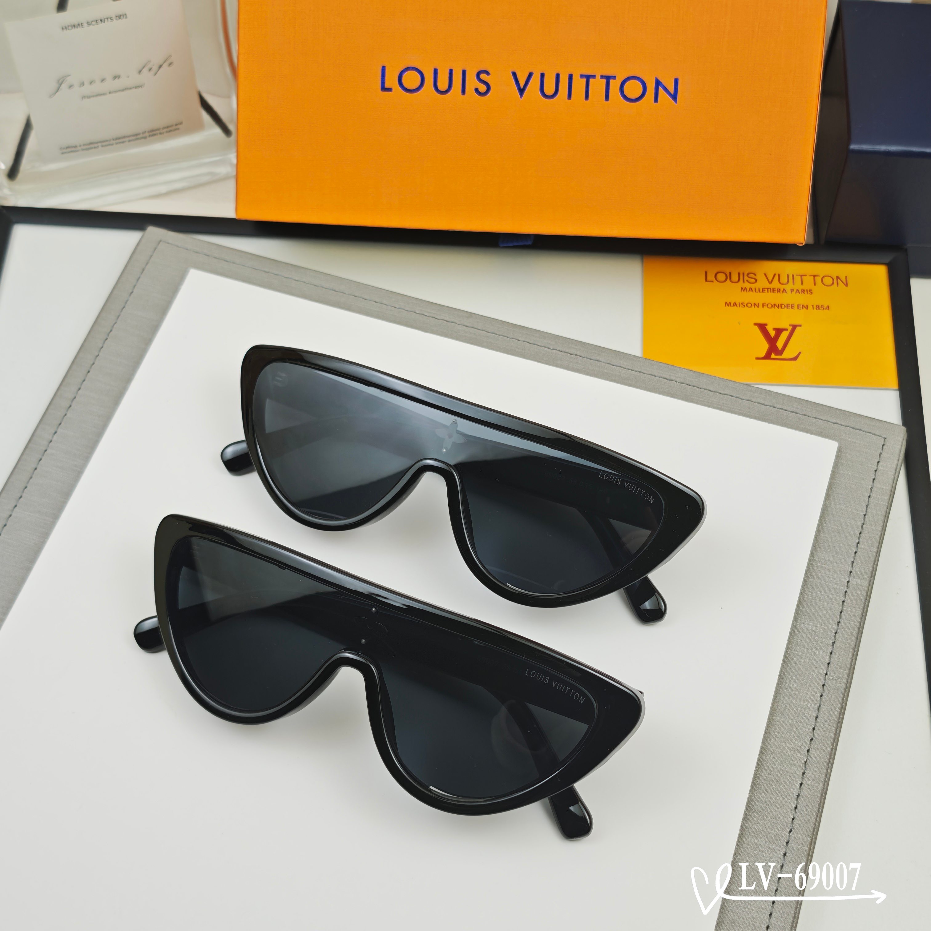 👓.【路易威登-LV】 🕶.【宝丽来树脂镜片】 ⭐️.【TR镜架轻便佩戴舒适】 🌟.【size：65-1