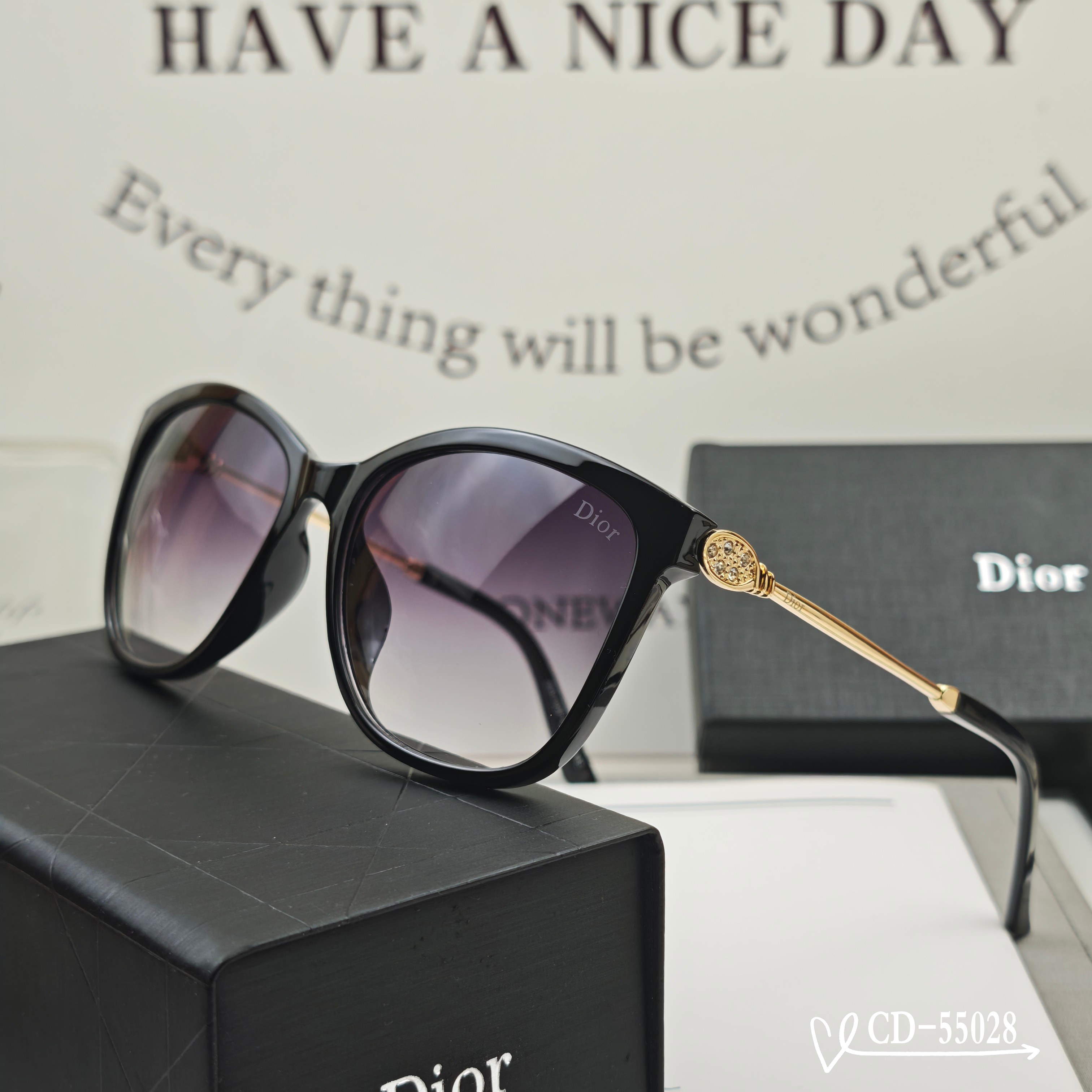 👓.【法国迪奥-DIOR】 🕶️.【宝丽来树脂偏光镜片】 ⭐️.【TR90镜架轻便佩戴舒适】 🌟.【si